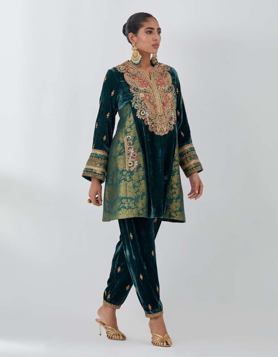 Teal Brocade Paneled Phiran Set