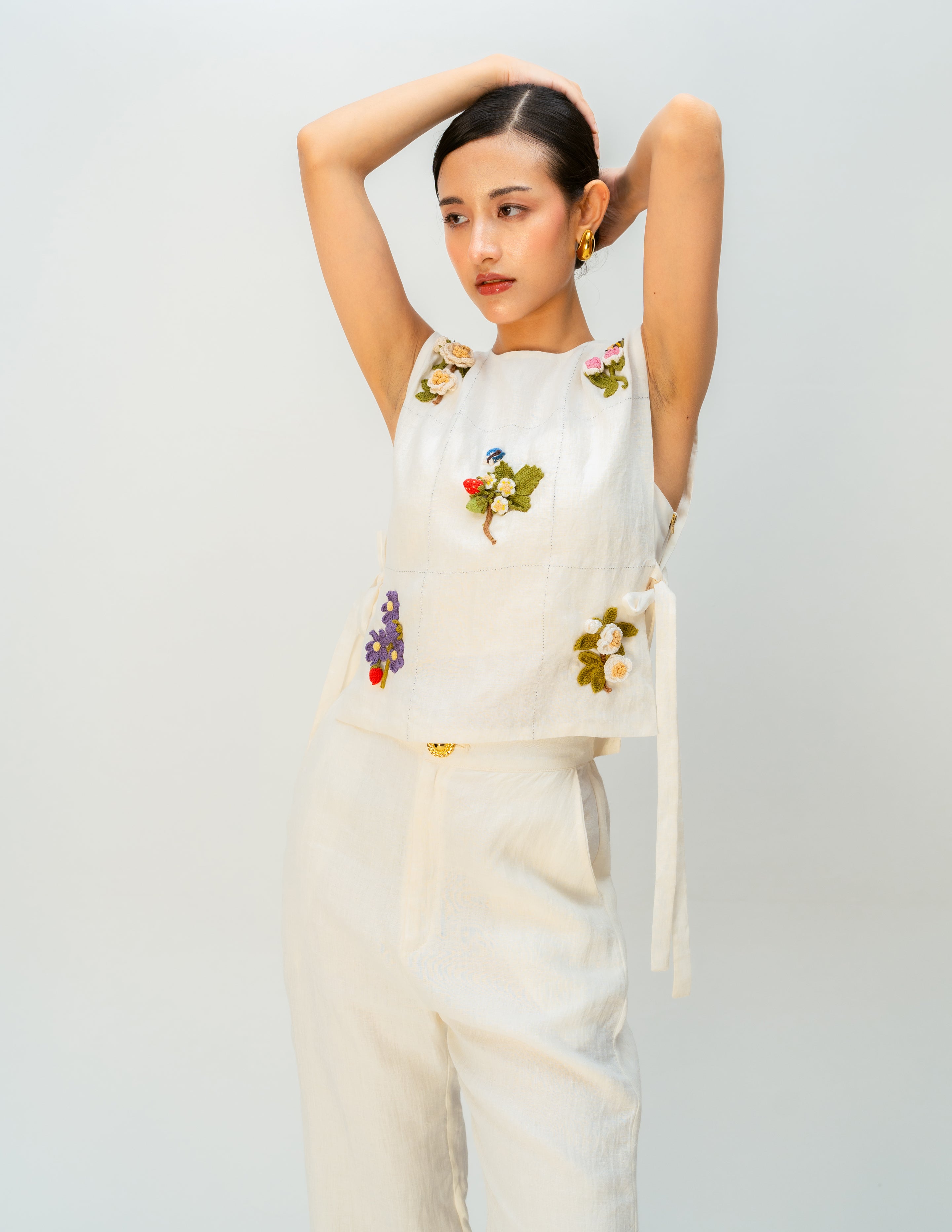 HONEY LANTERN BIB