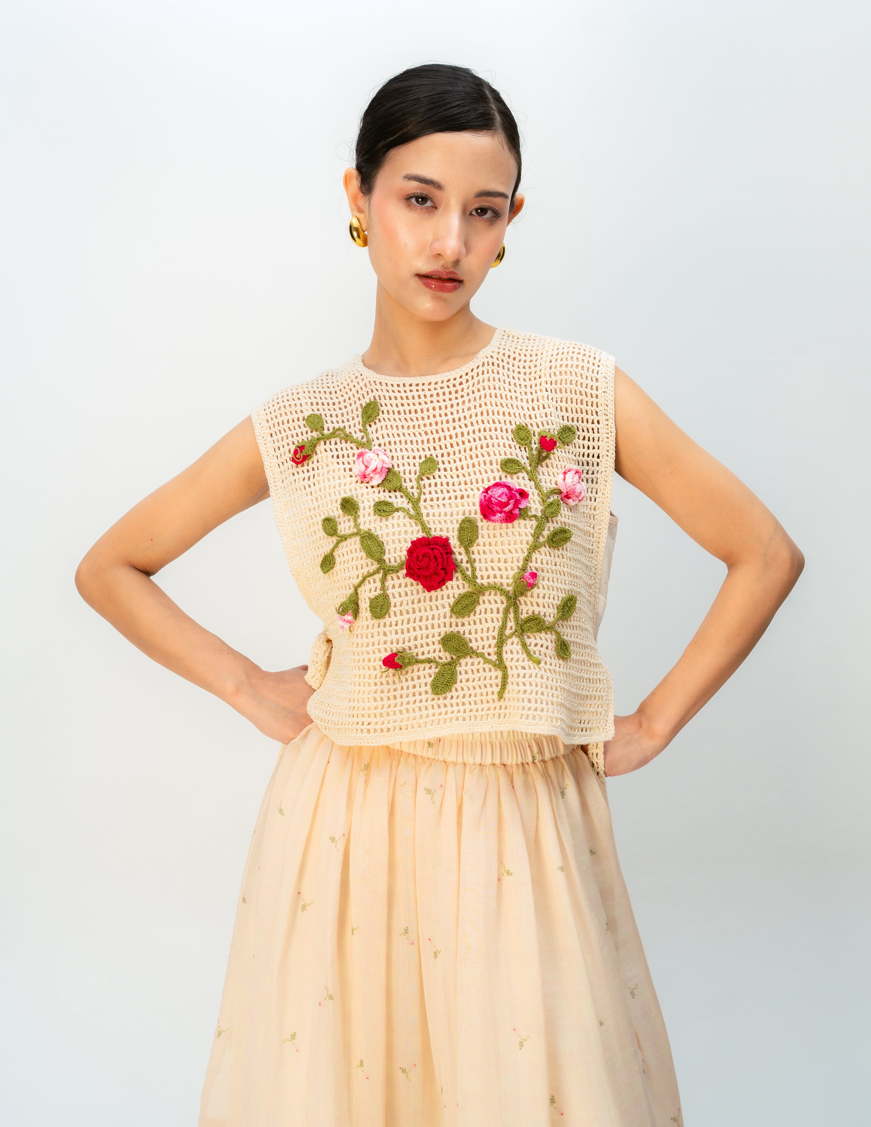 ROSY PAUSE
BIB
