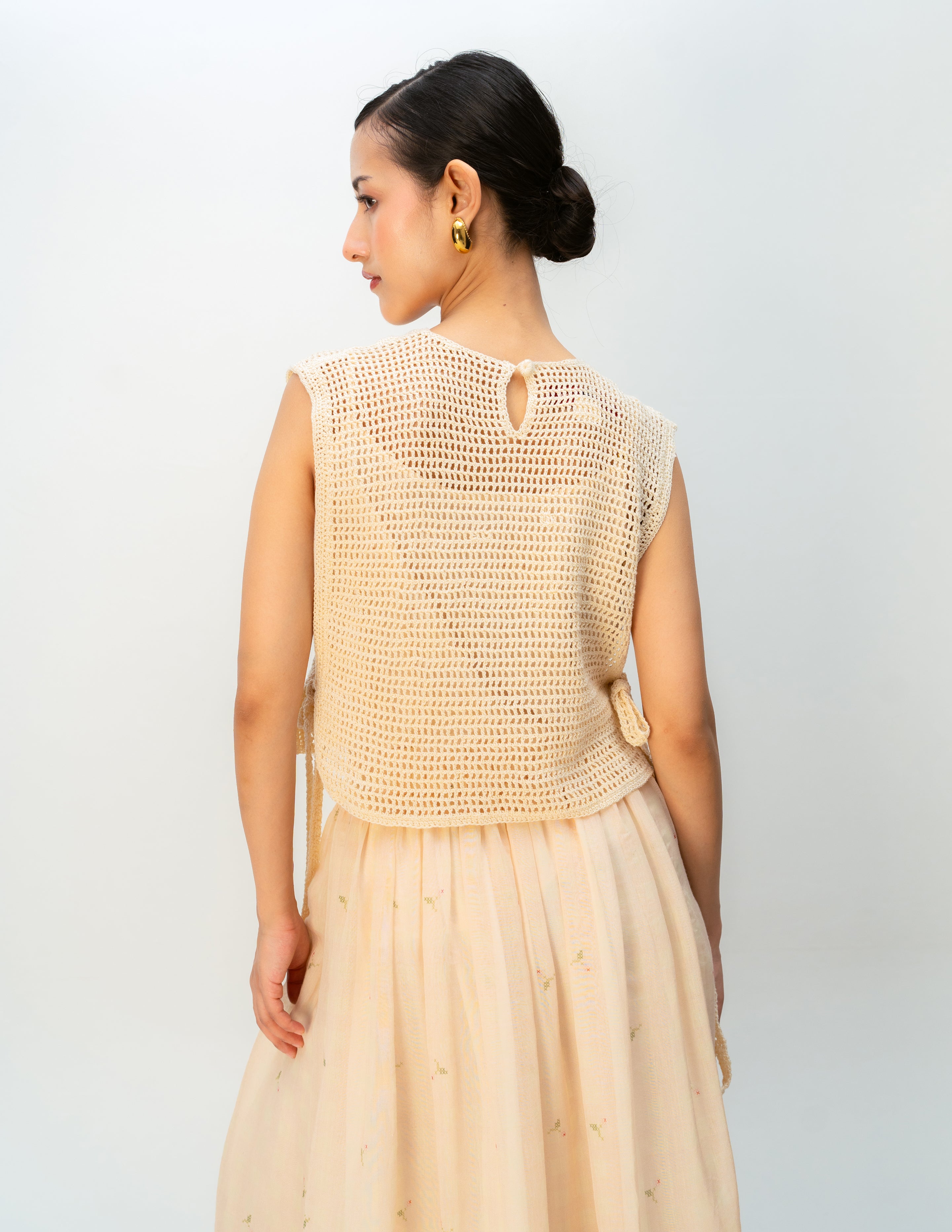 ROSY PAUSE
BIB
