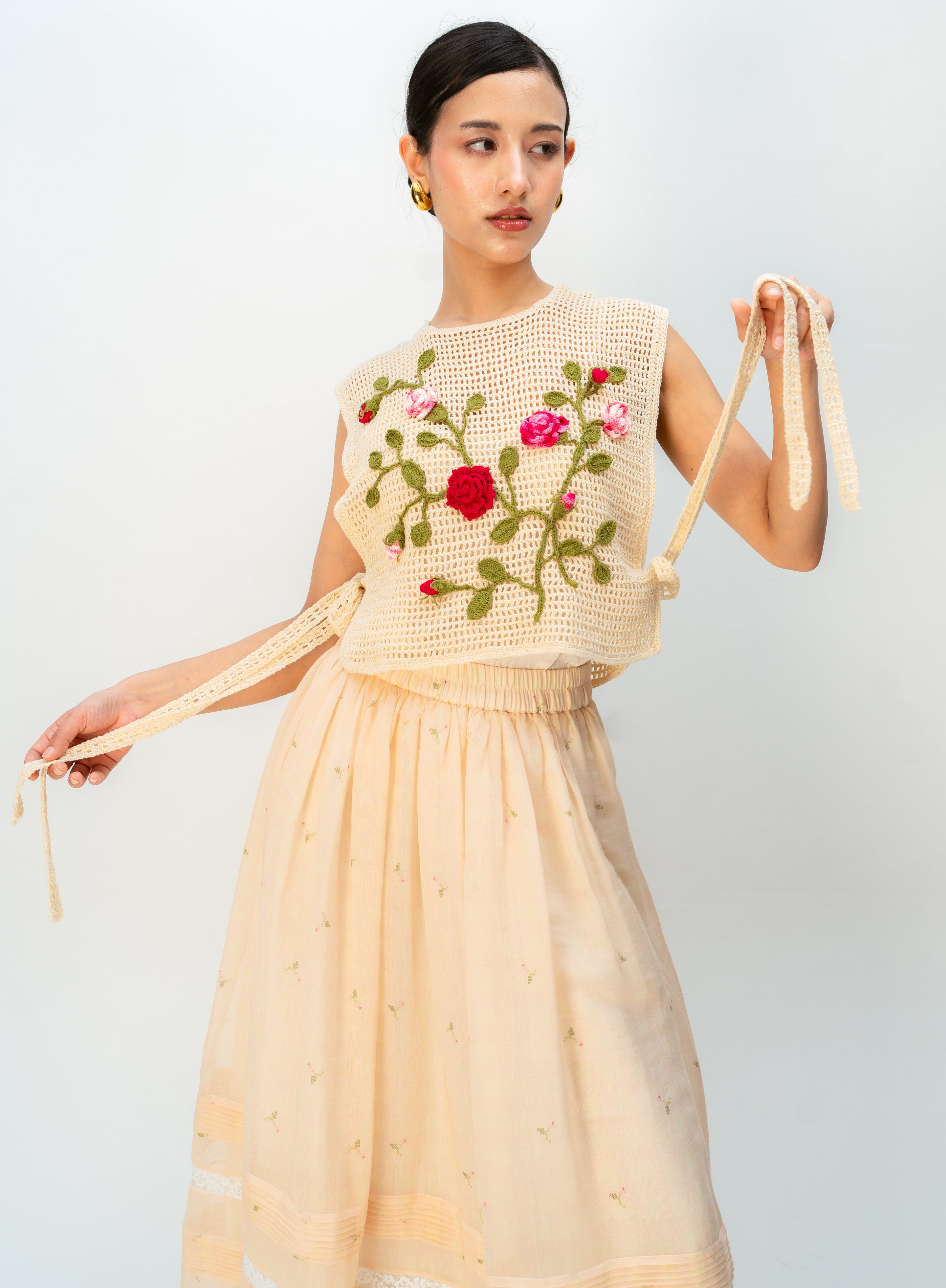 ROSY PAUSE
BIB