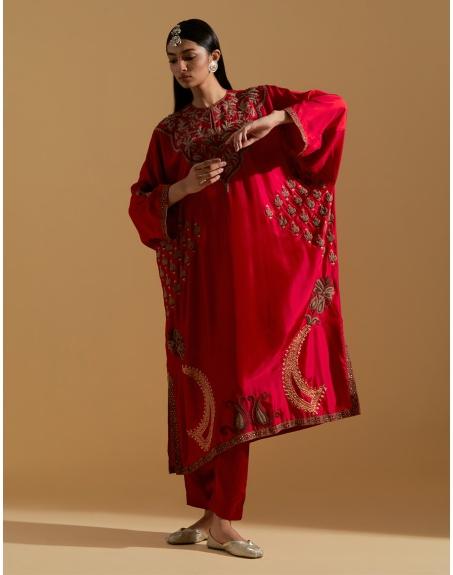 https://img2.ogaanindia.com/pub/media/catalog/product/cache/76cee4d76bbfc657aa94f6091365baa3/v/i/vitarka3447r031.jpg