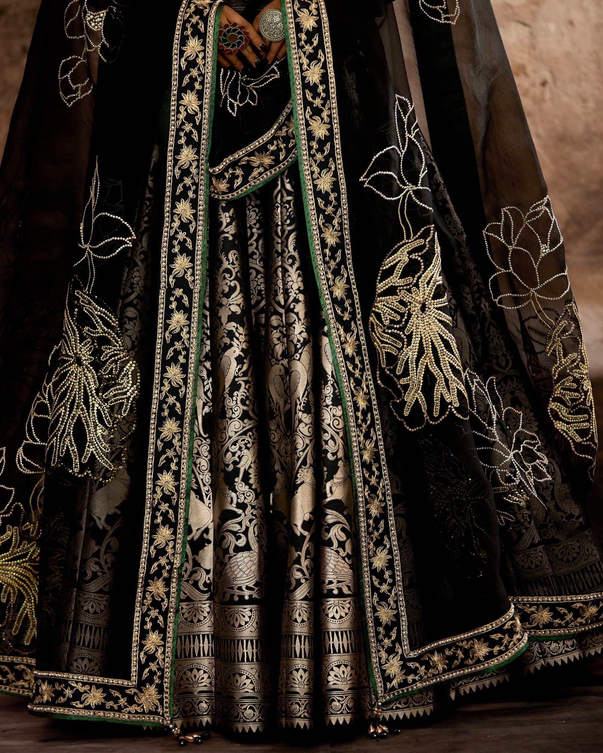 Bethari : Leela - Raven Black