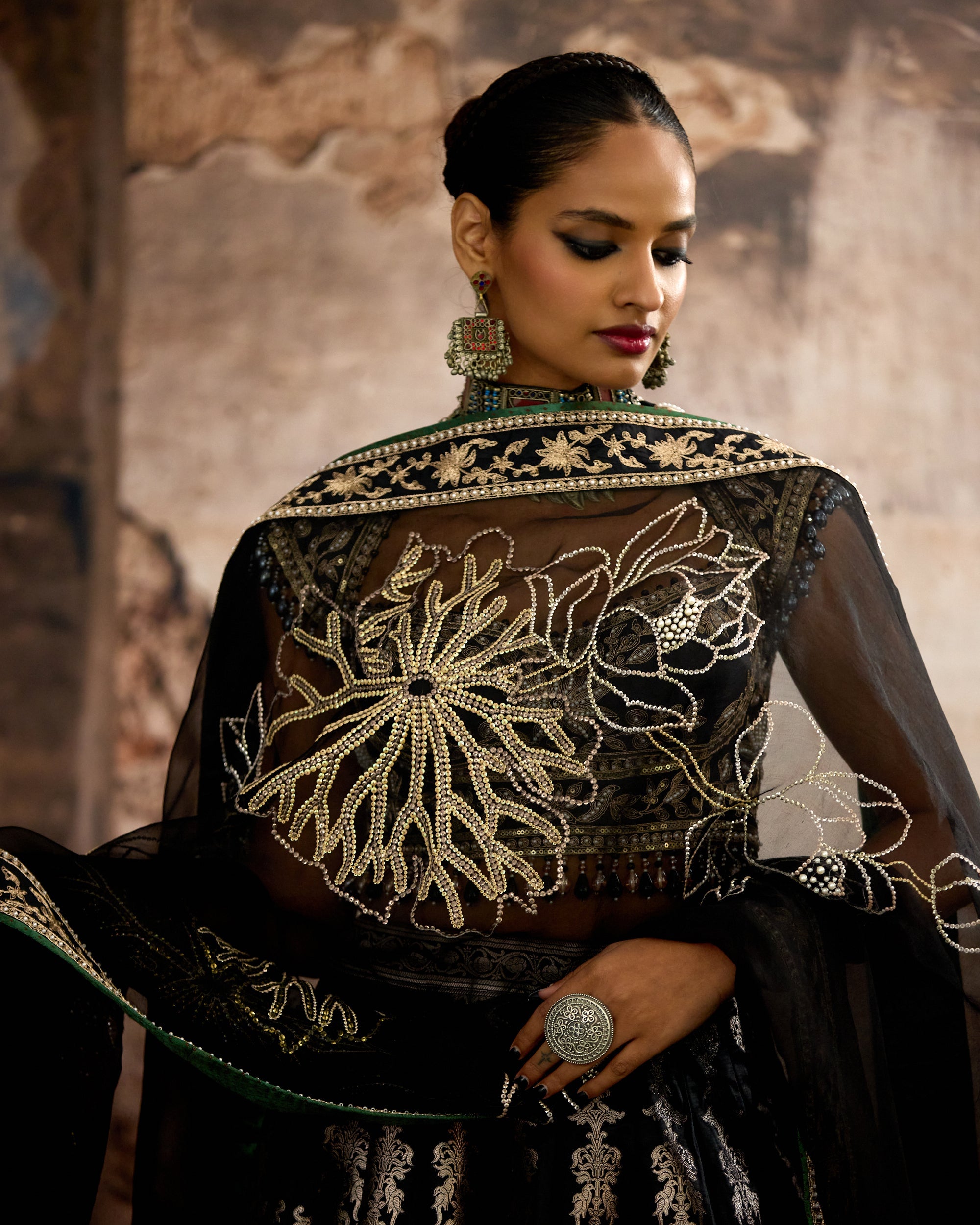 Bethari : Leela - Raven Black