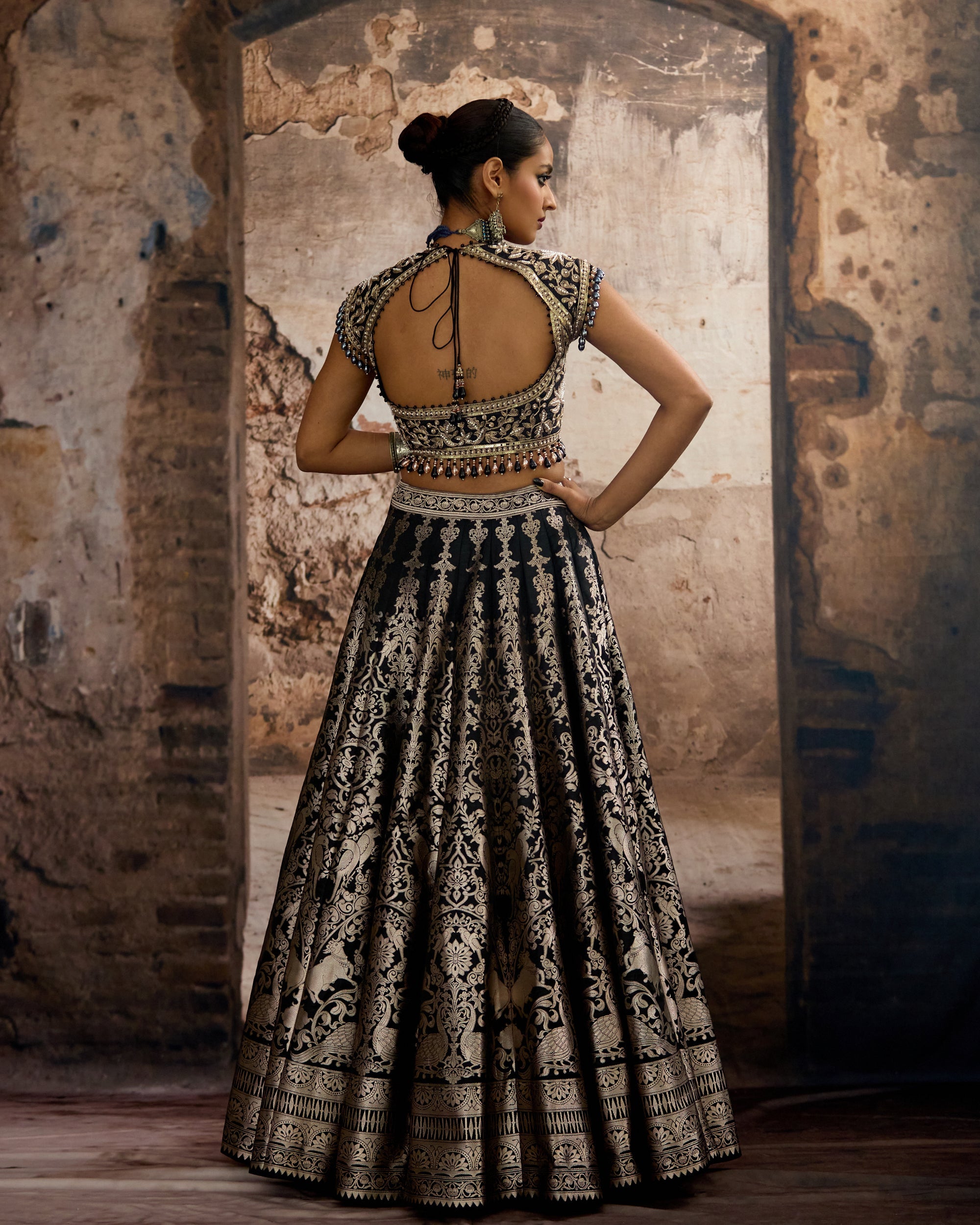 Bethari : Leela - Raven Black