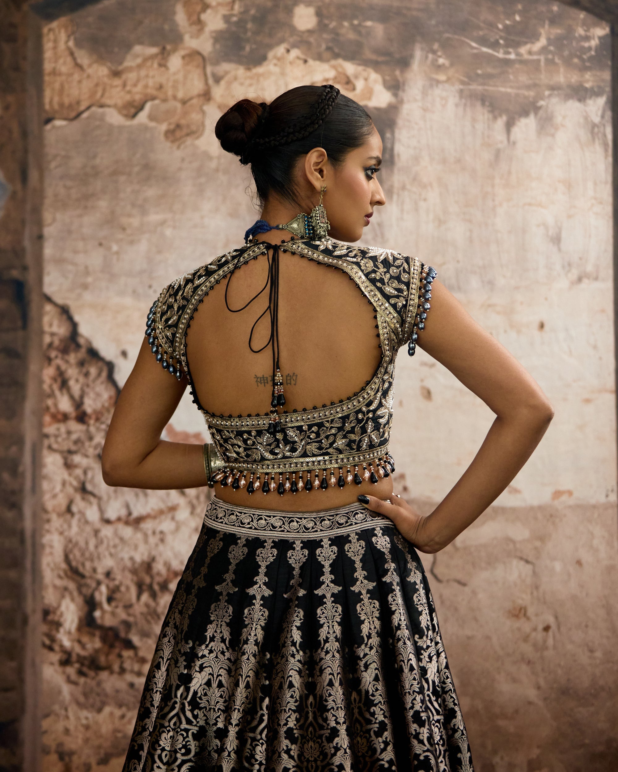 Bethari : Leela - Raven Black