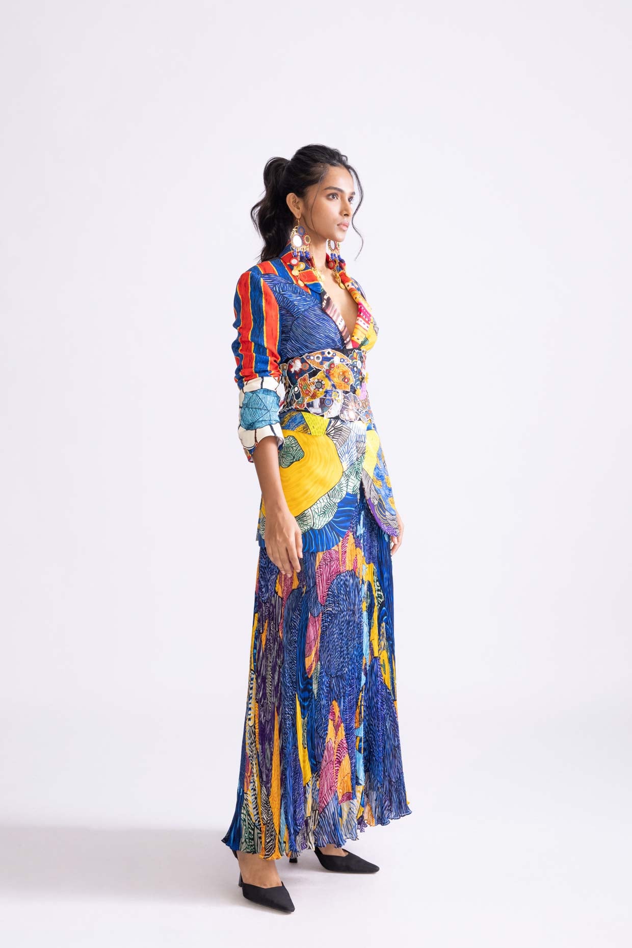 0EVIE BLAZER MONICA SKIRT & SILA CORSET BELT