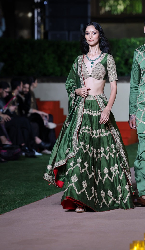 Kaccha Aam Lehenga set