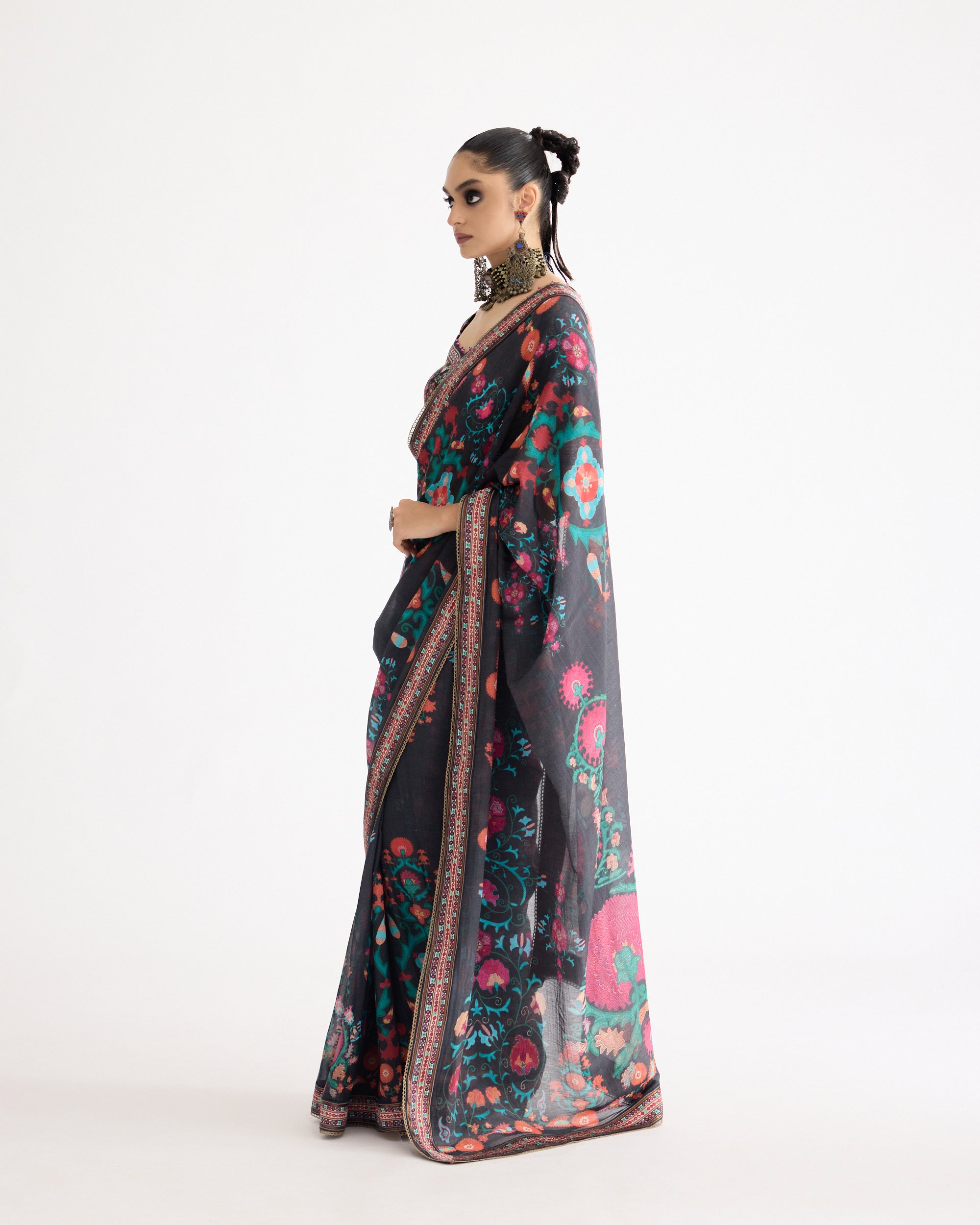 Bukhara : Saavi Black