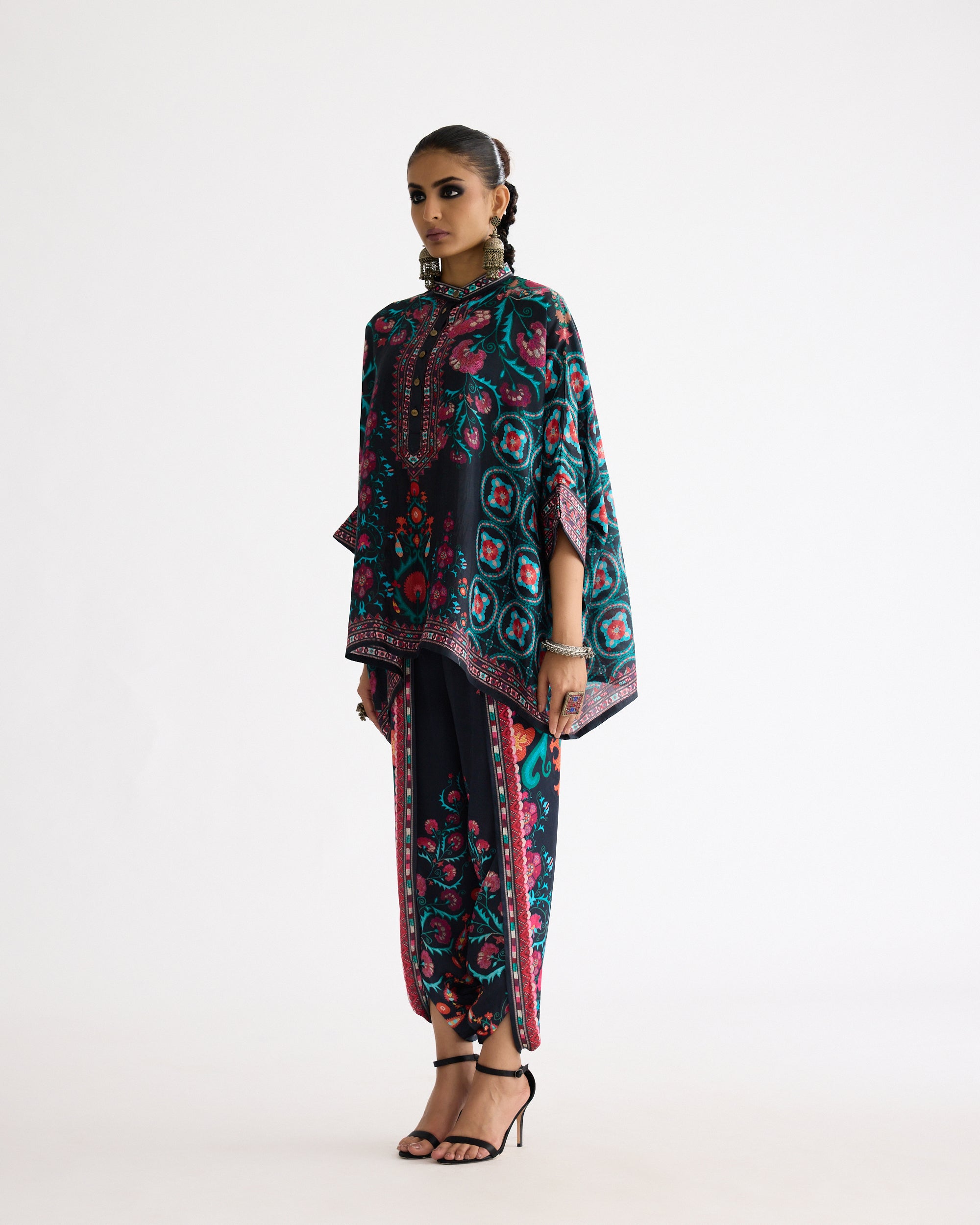 Bukhara : Chanel Black