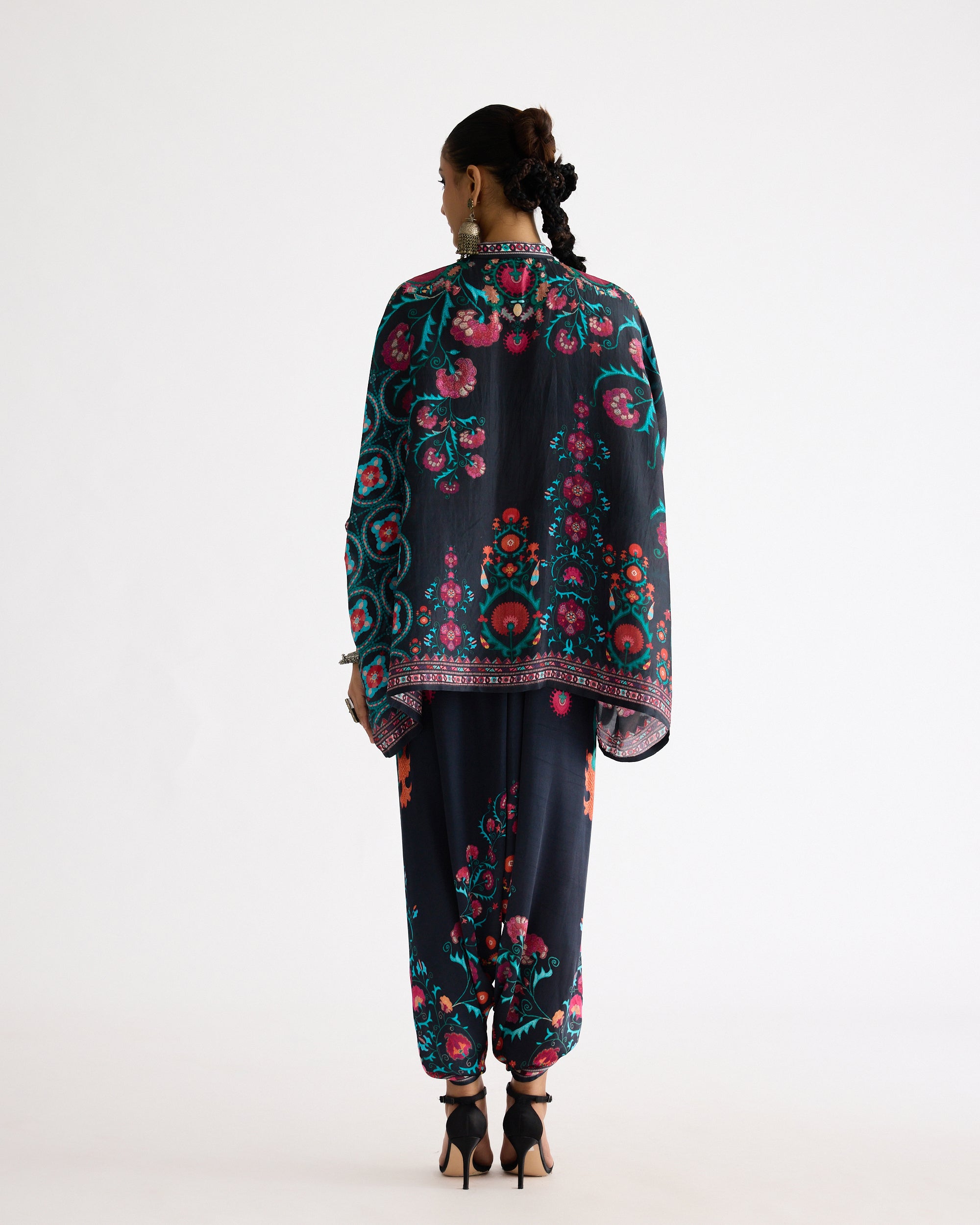 Bukhara : Chanel Black