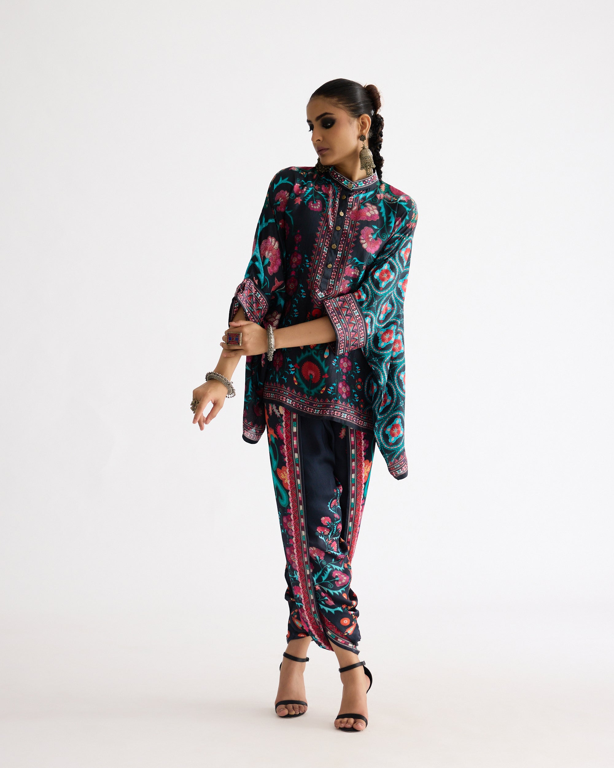 Bukhara : Chanel Black