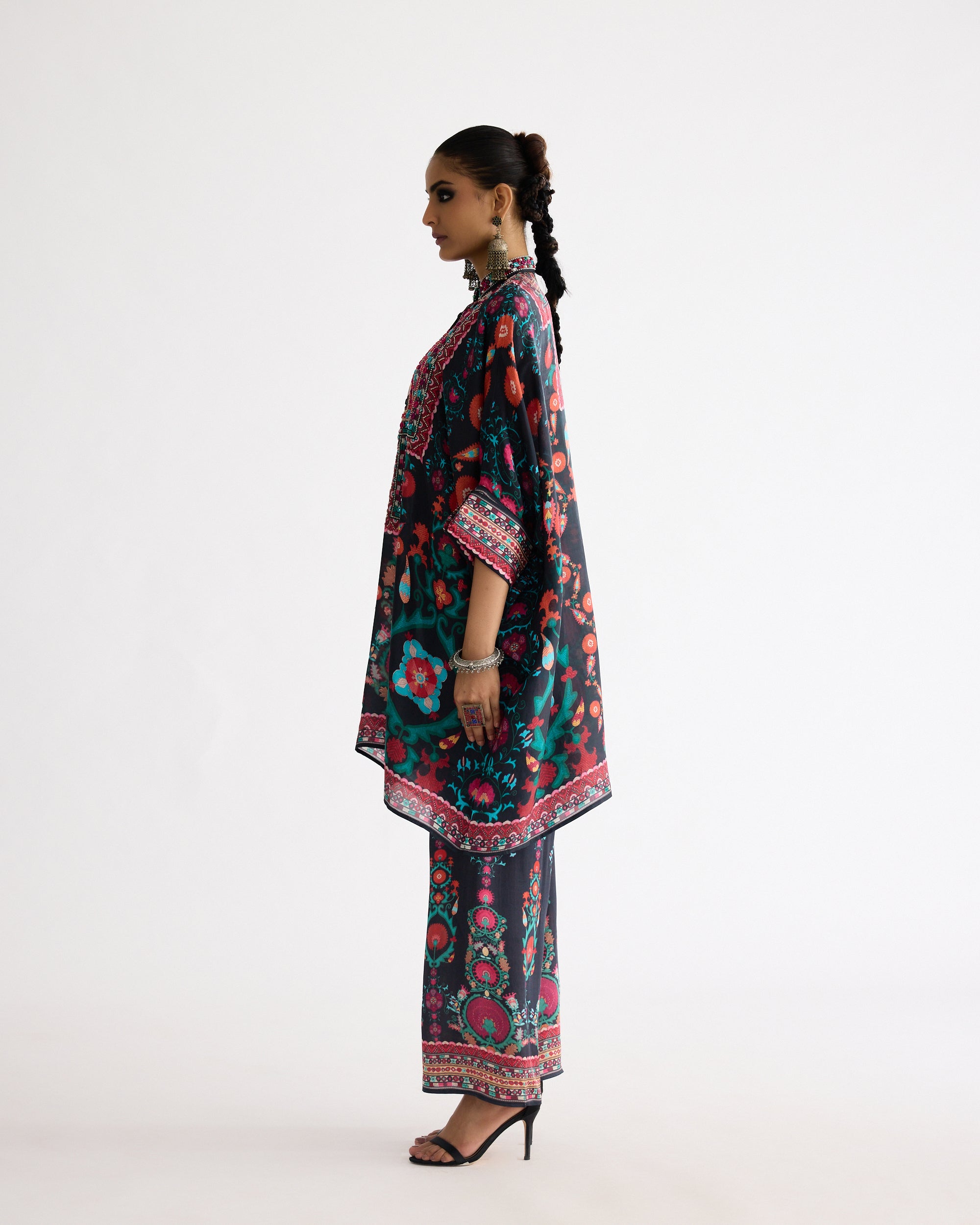 Bukhara : Chanel 36" Black