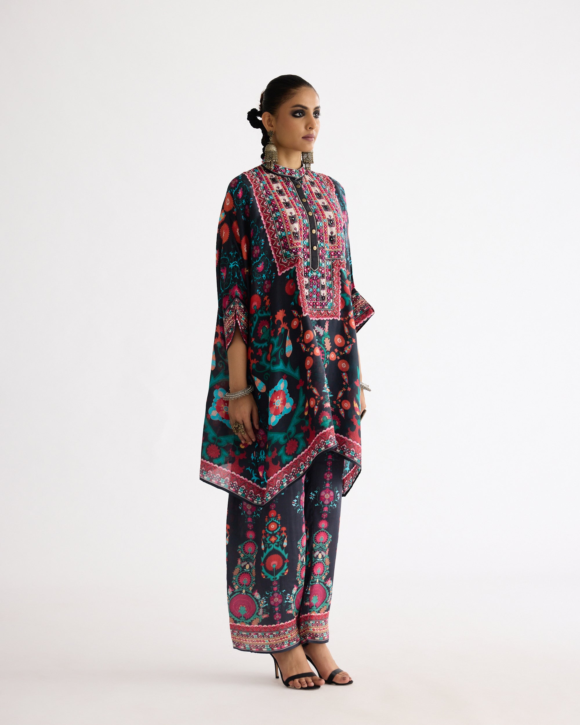 Bukhara : Chanel 36" Black