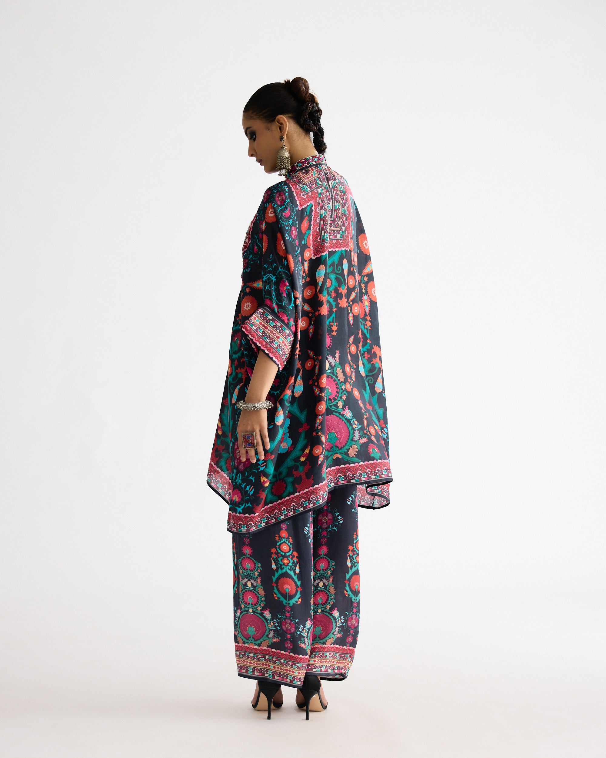 Bukhara : Chanel 36" Black