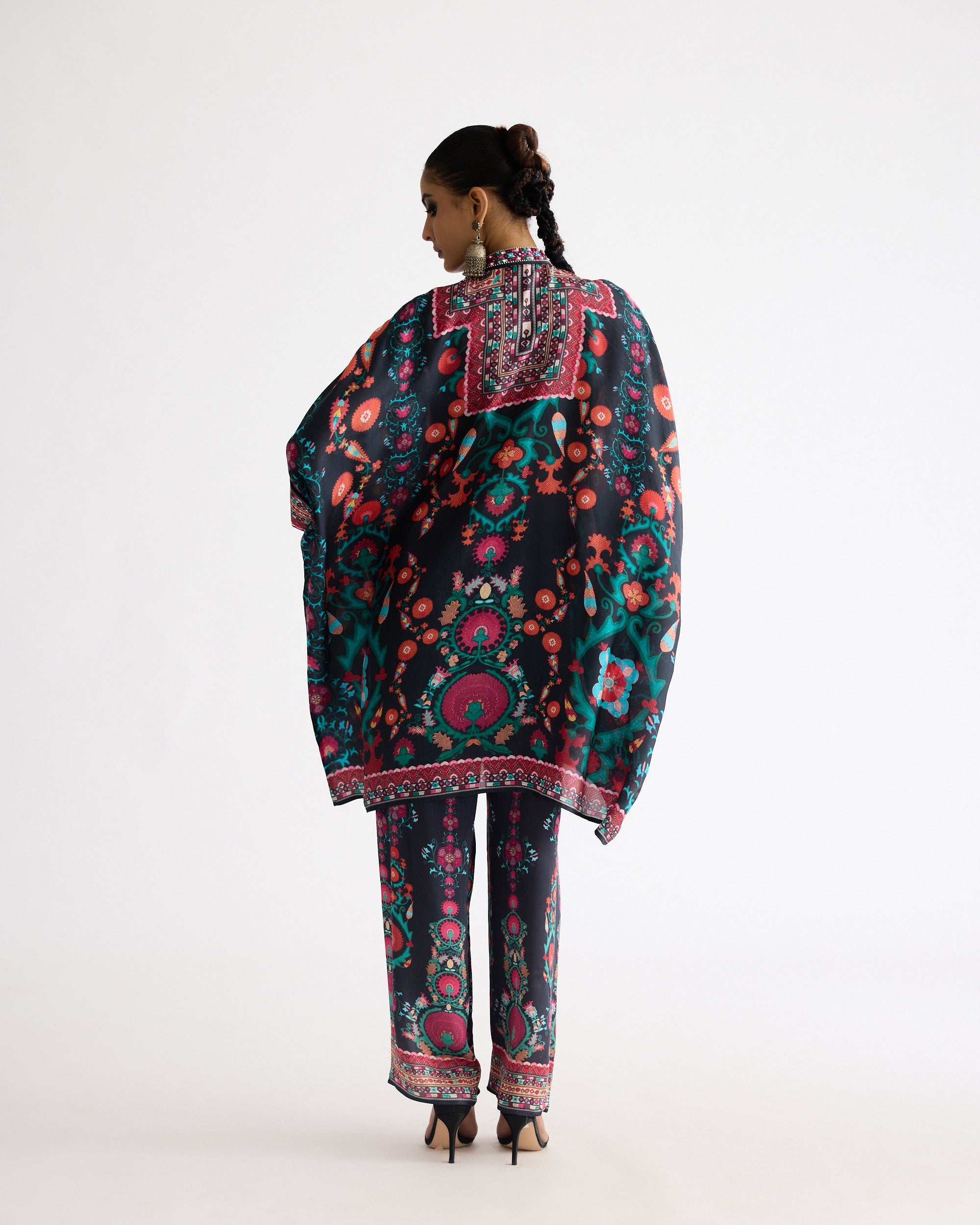 Bukhara : Chanel 36" Black