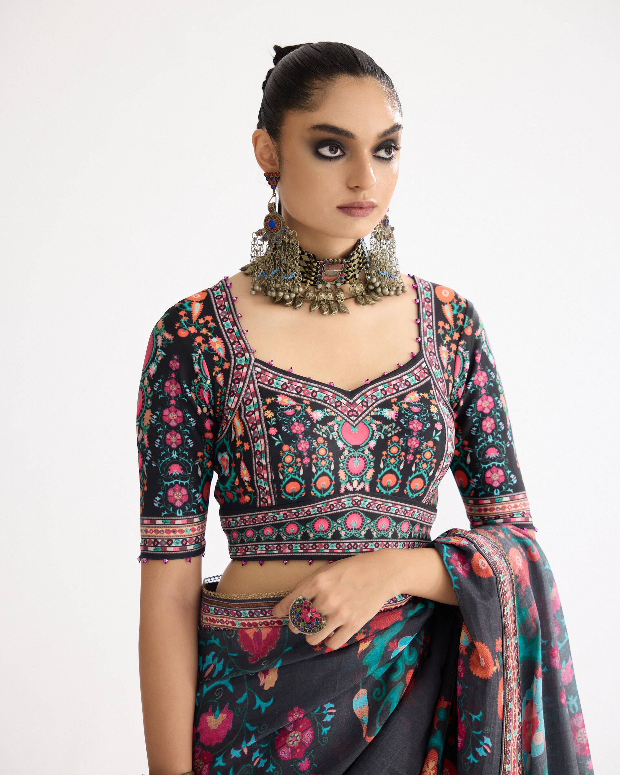 Bukhara : Saavi Black