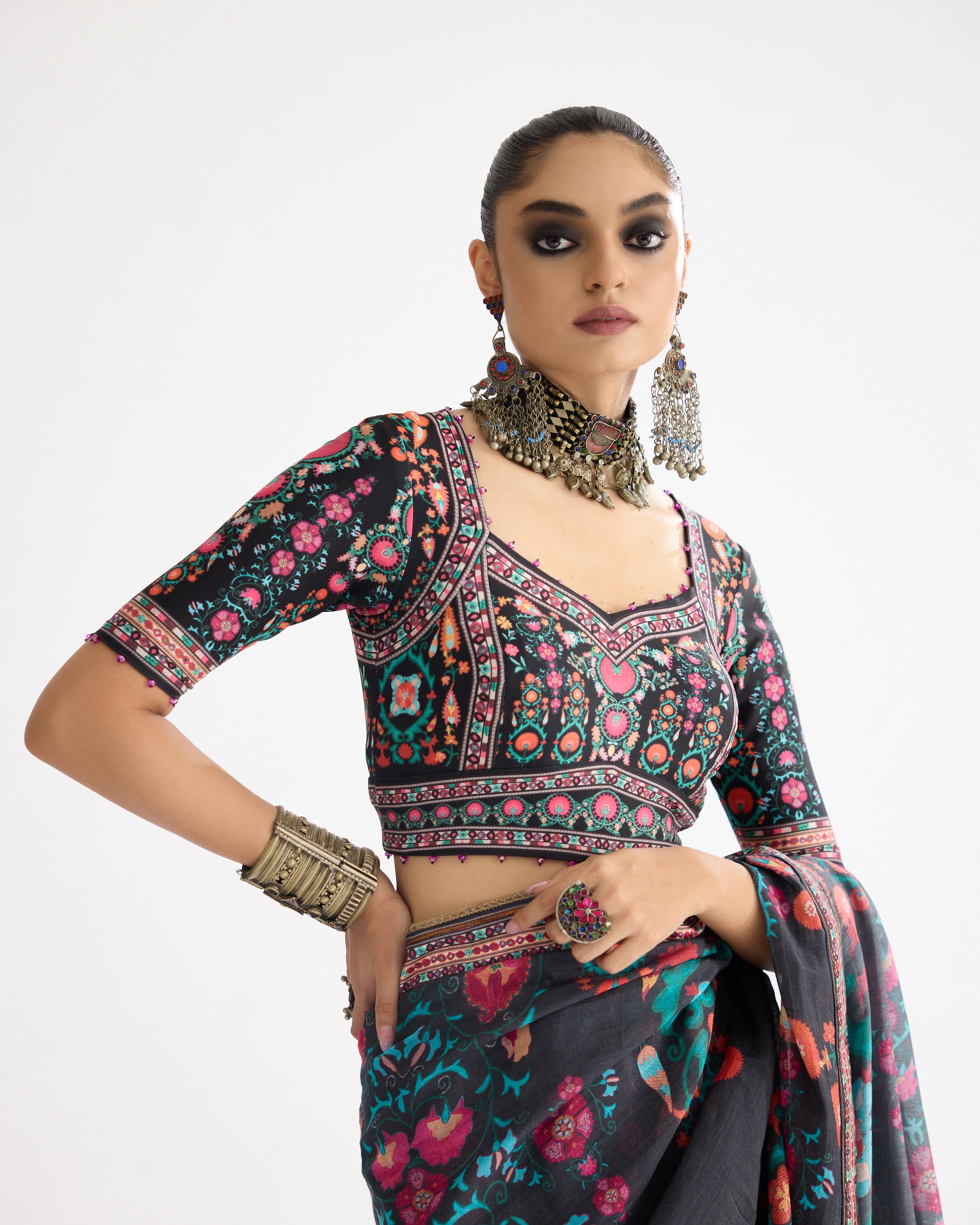 Bukhara : Saavi Black