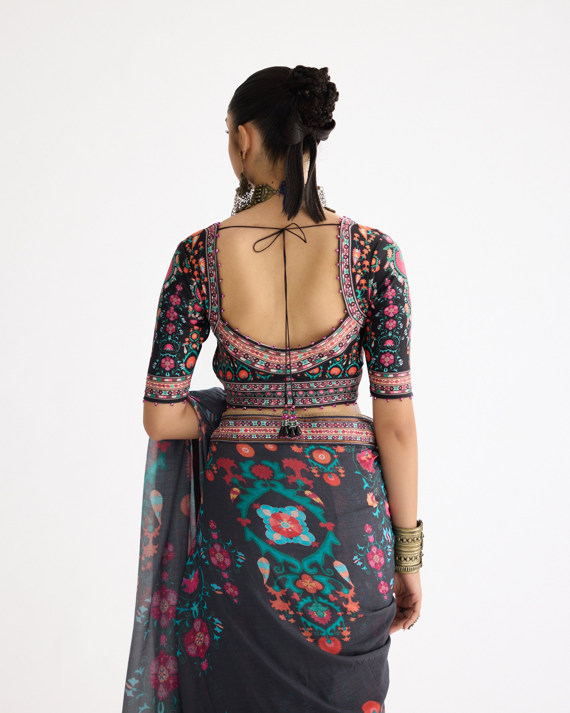 Bukhara : Saavi Black