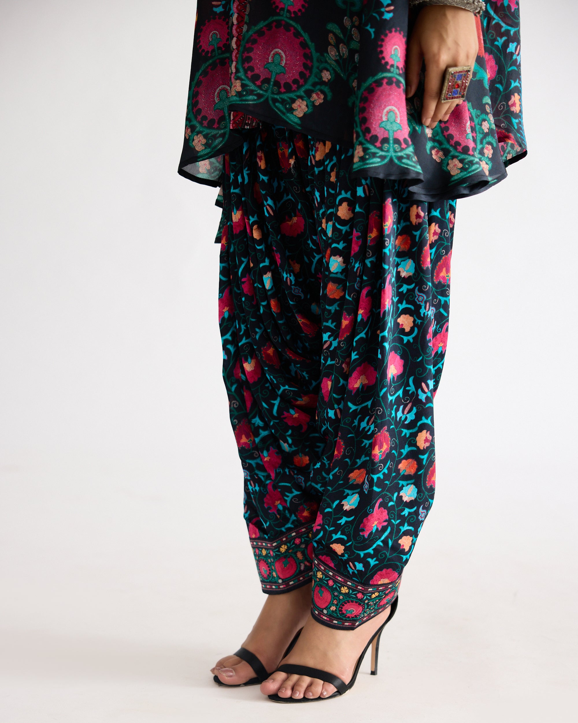 Bukhara : Nilofer Black