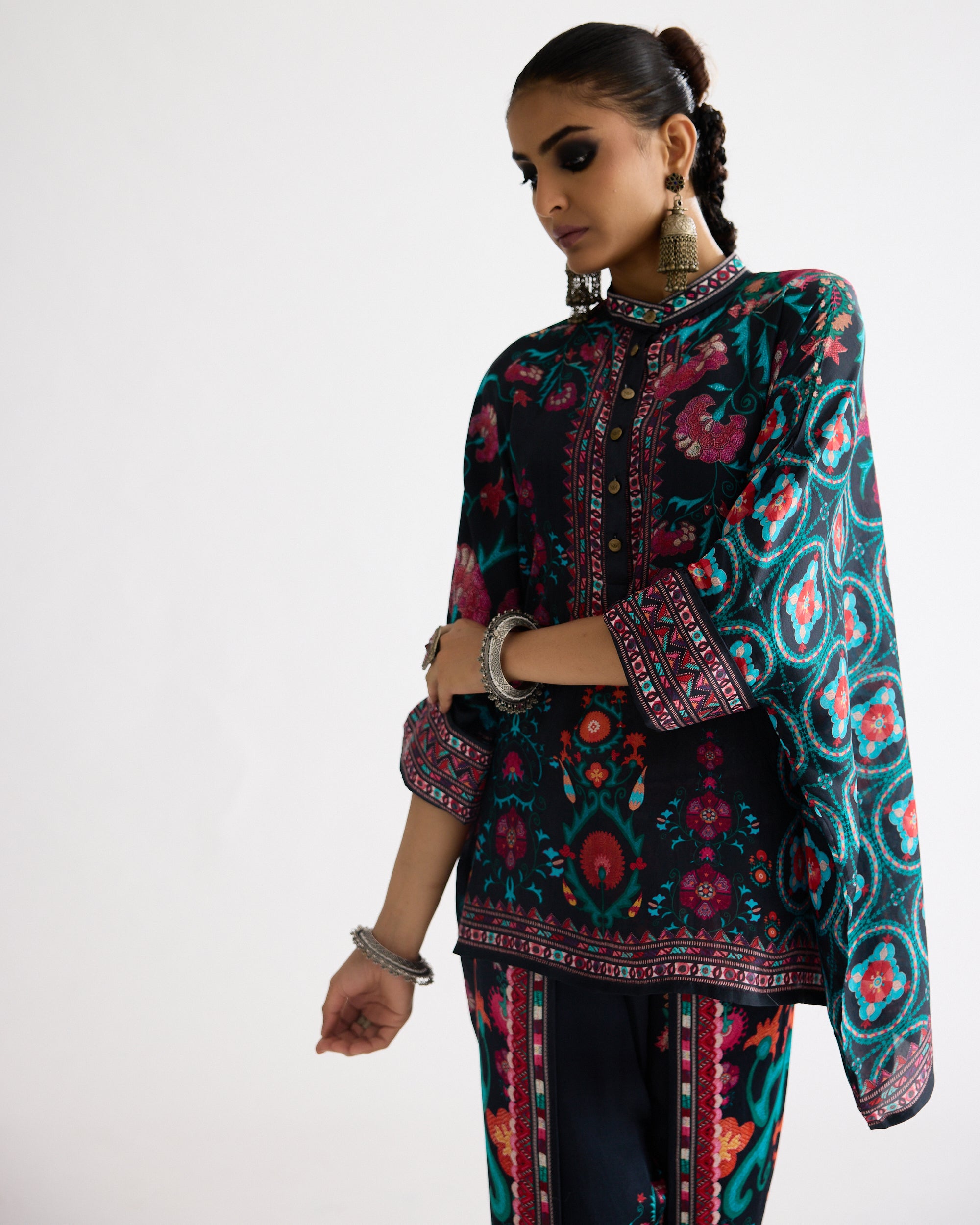 Bukhara : Chanel Black