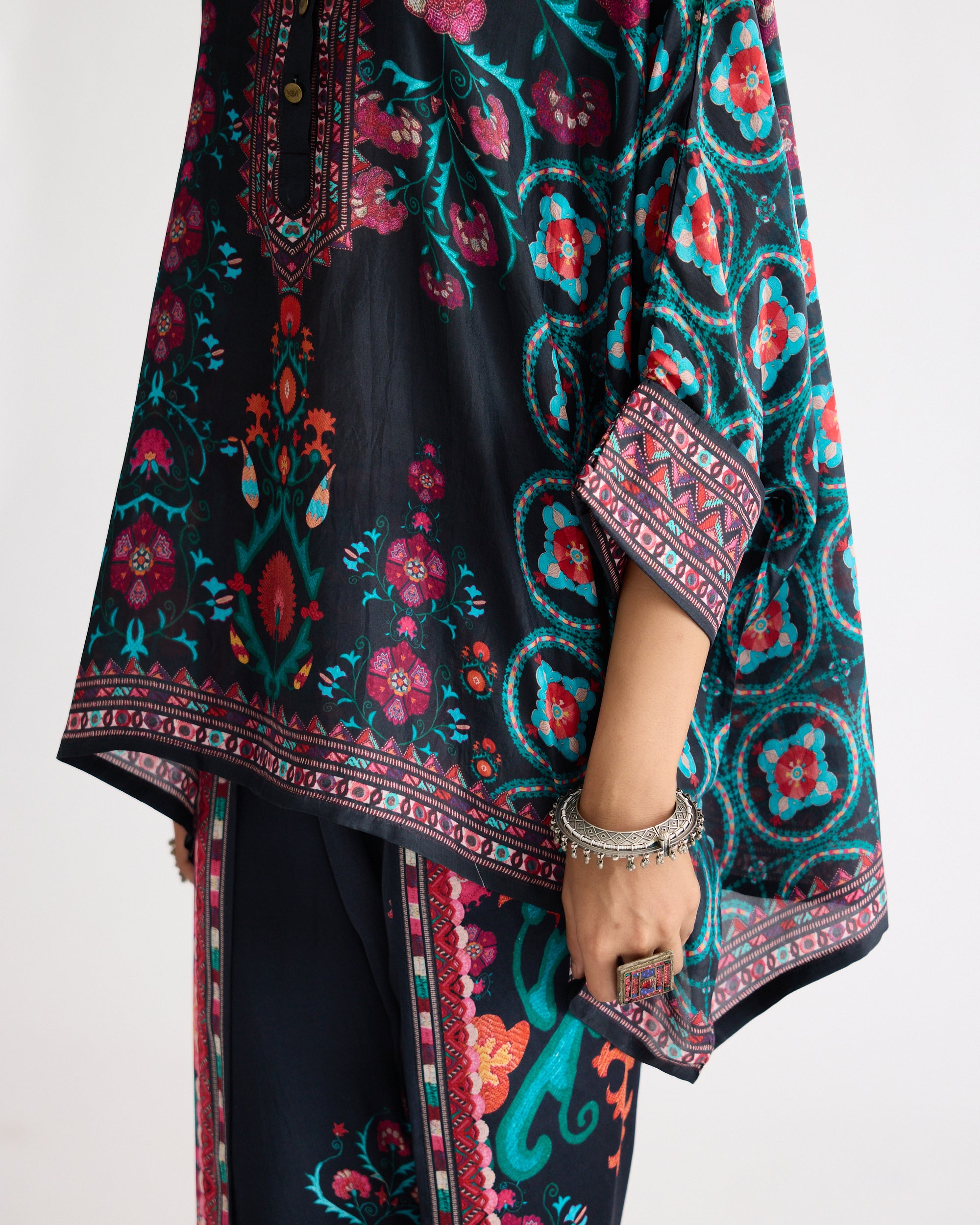 Bukhara : Chanel Black