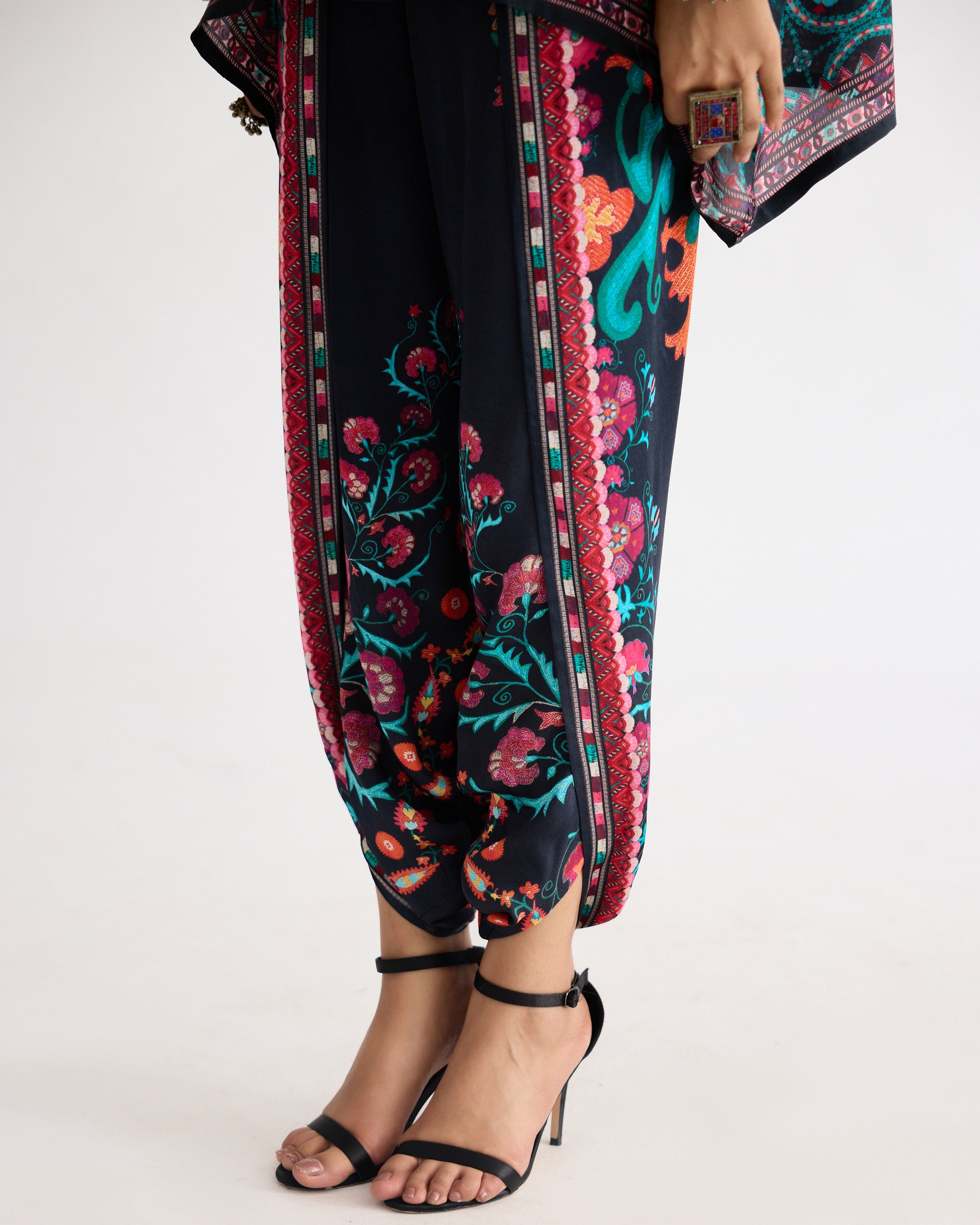 Bukhara : Chanel Black