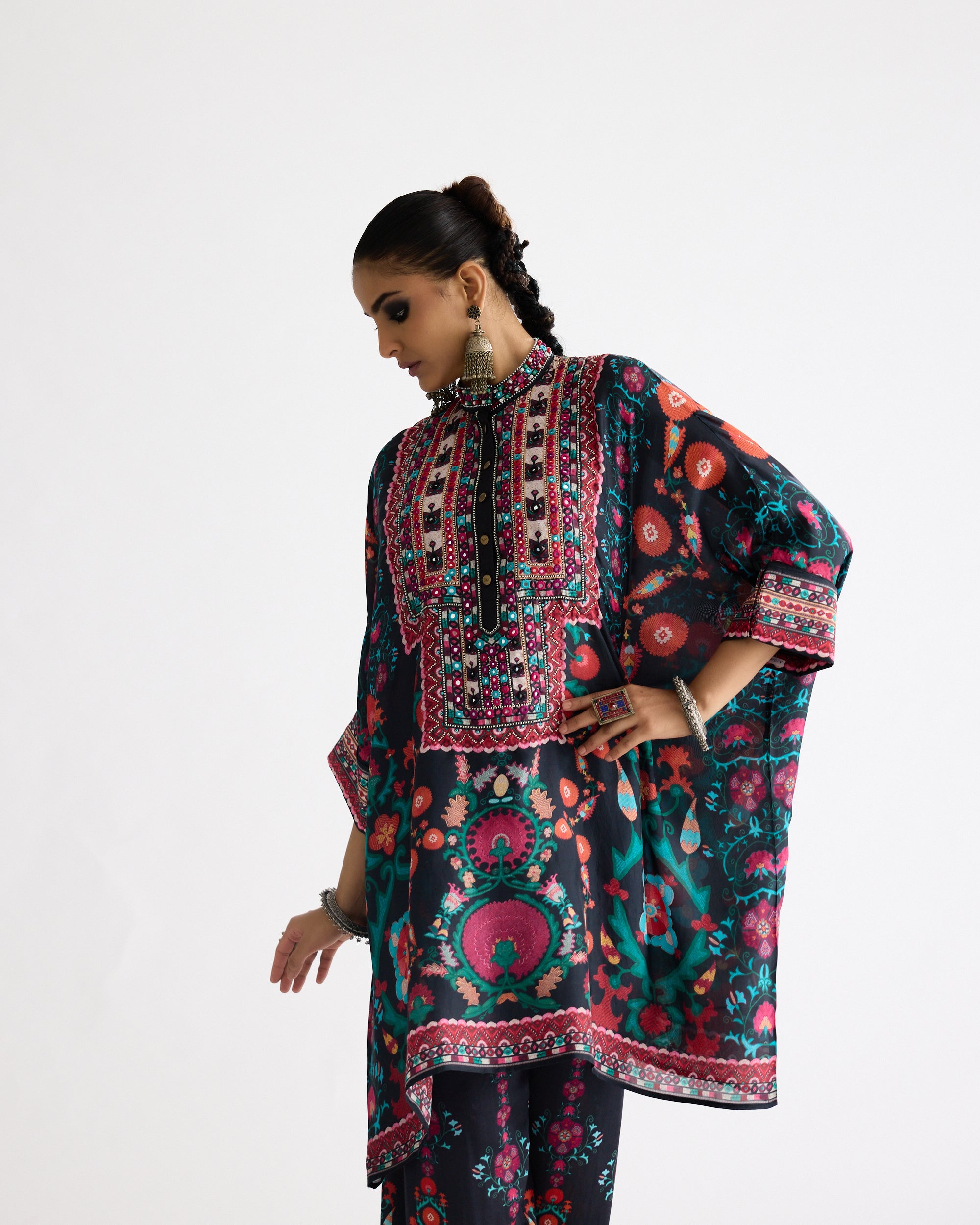 Bukhara : Chanel 36" Black