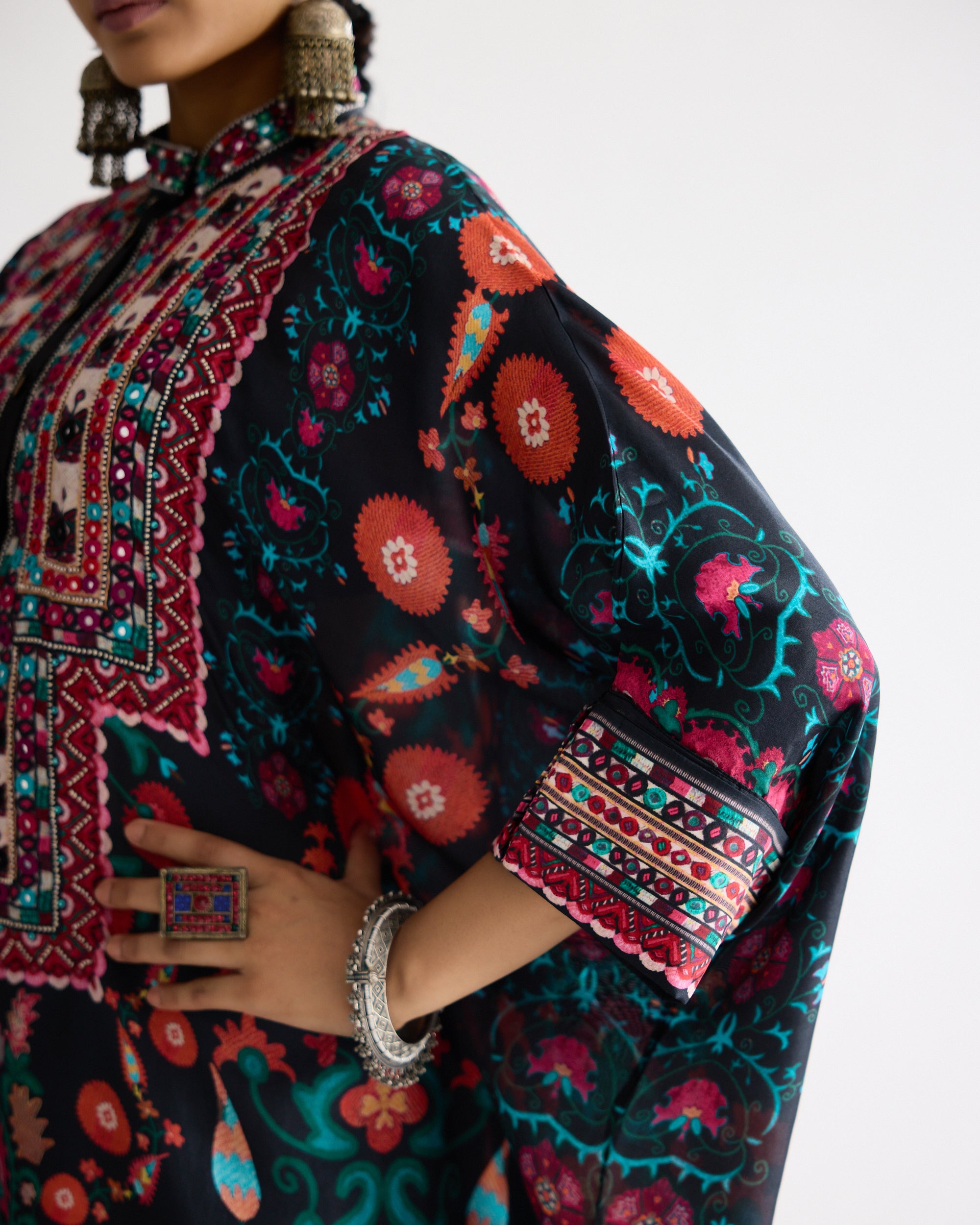 Bukhara : Chanel 36" Black