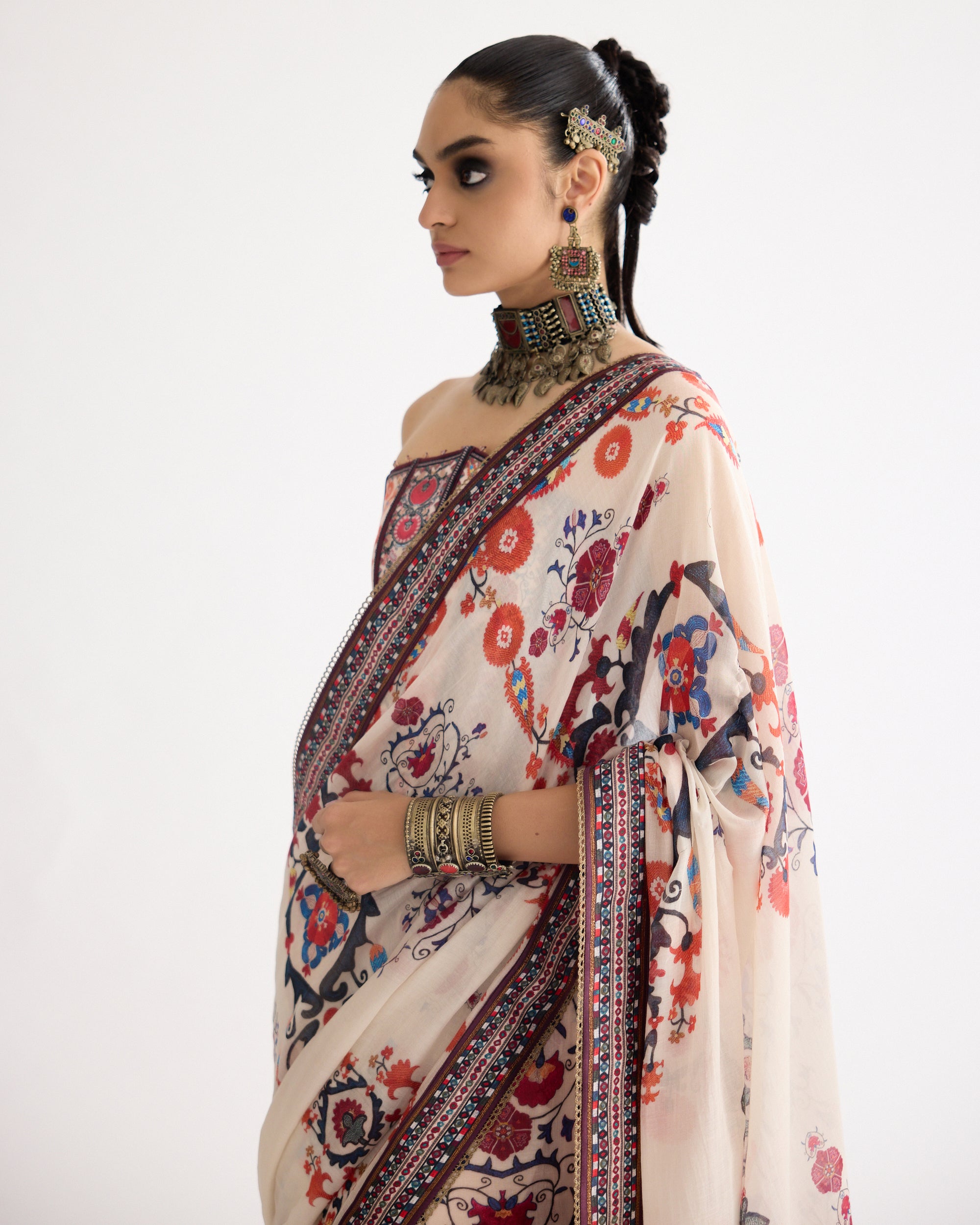 Bukhara : Saavi Multi