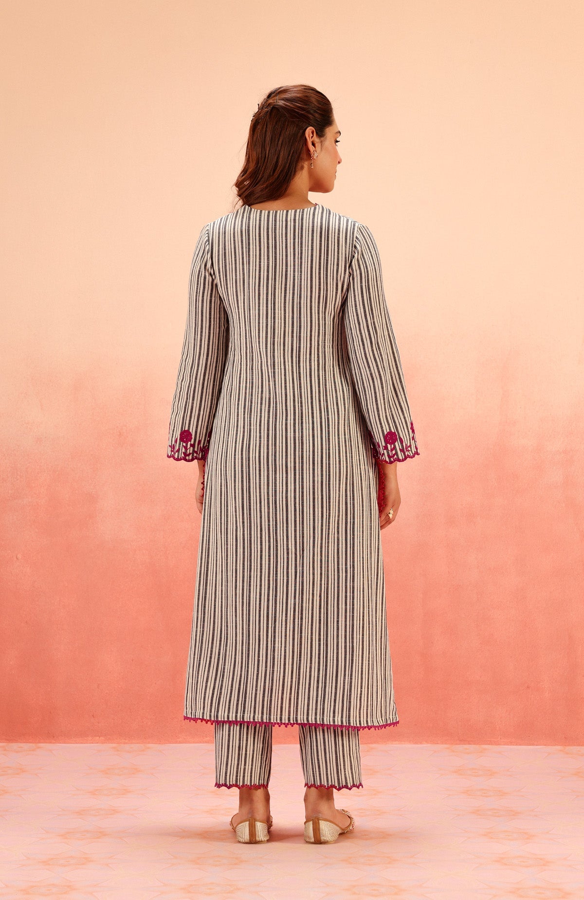 SAANJH BLACK COTTON YARN DYED KURTA SET