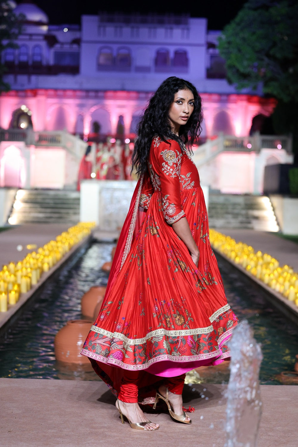 Surkh Laal Anarkali set