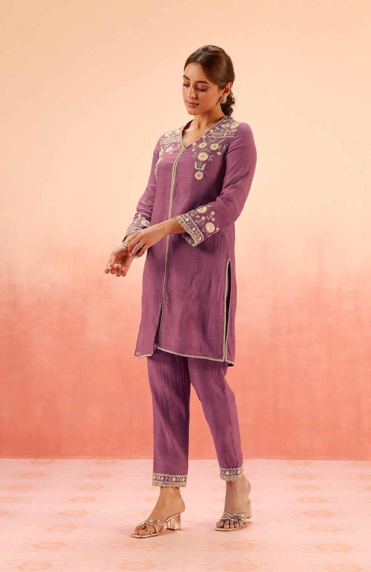 MOGRA PURPLE COTTON SILK CHANDERI EMBROIDERED HANDCRAFTED KURTA SET