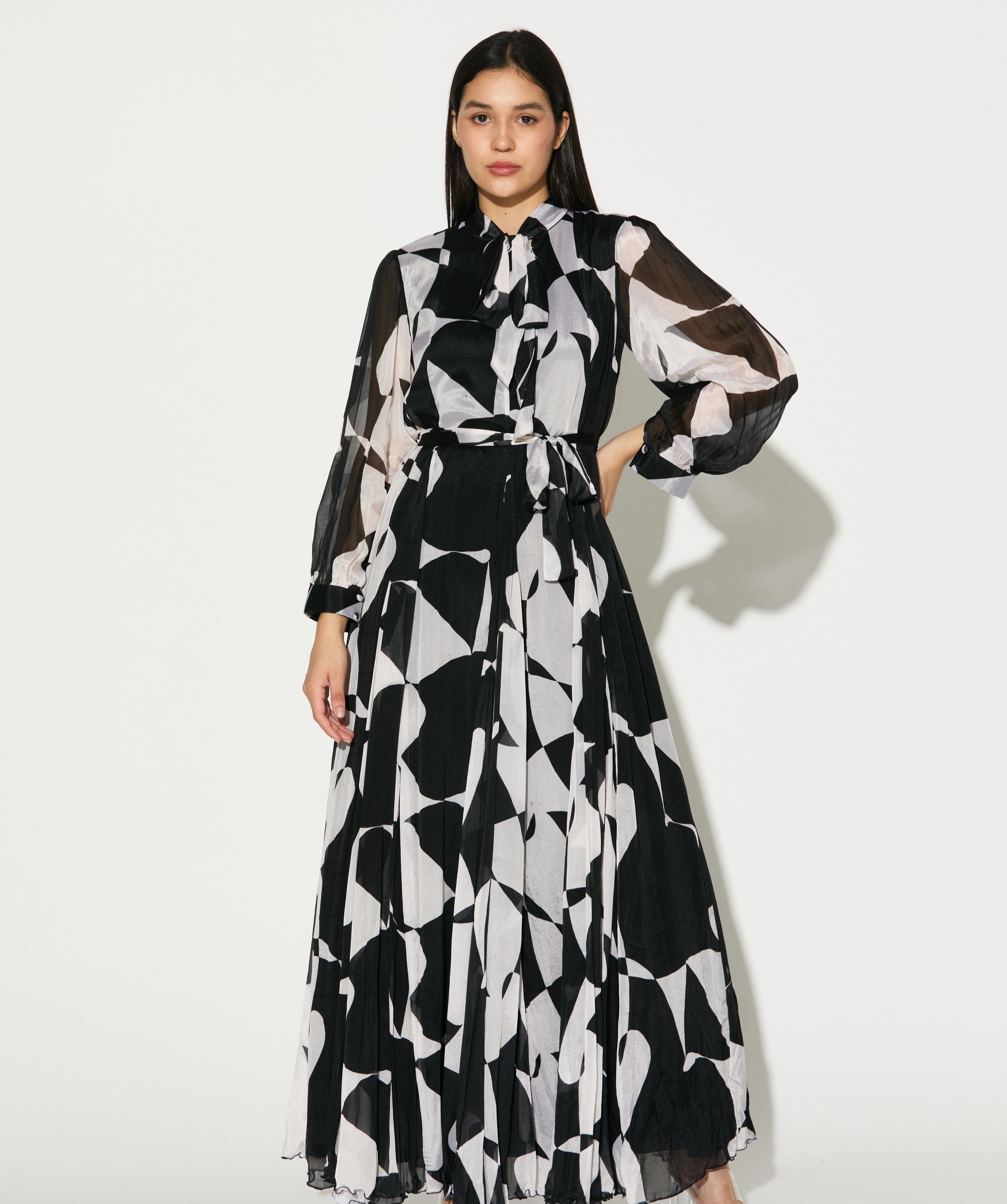 BLACK AND WHITE ABSTRACT LONG DRESS