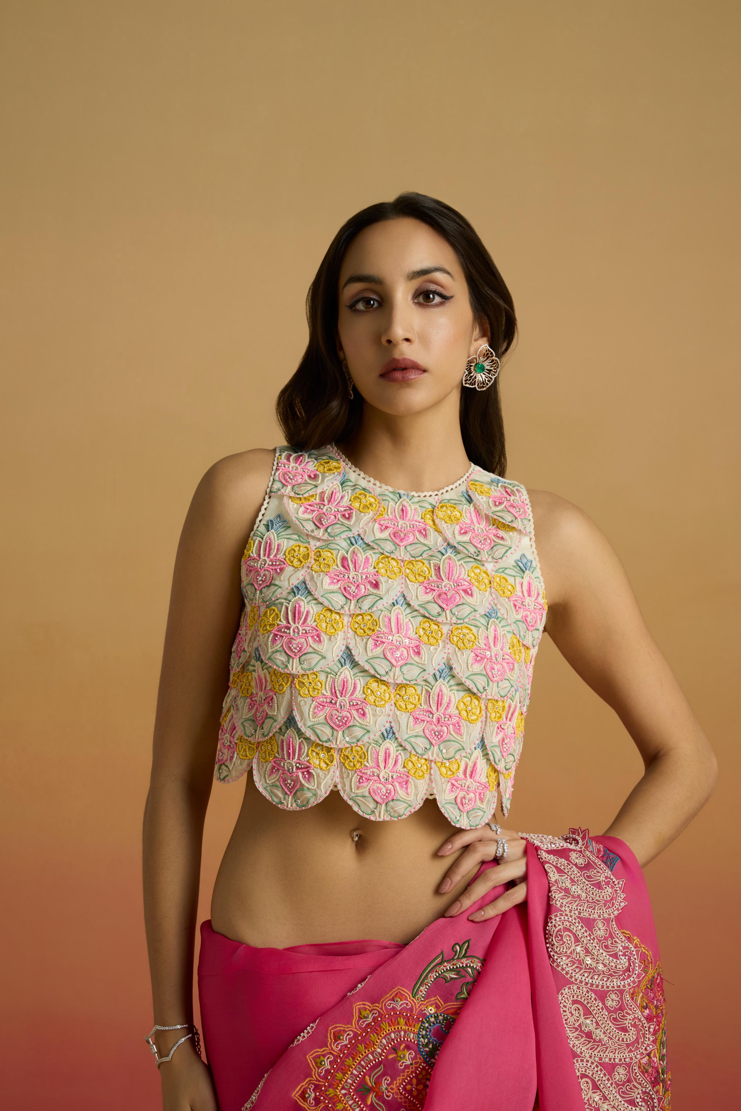 IVORY SCALLOPED CROP TOP