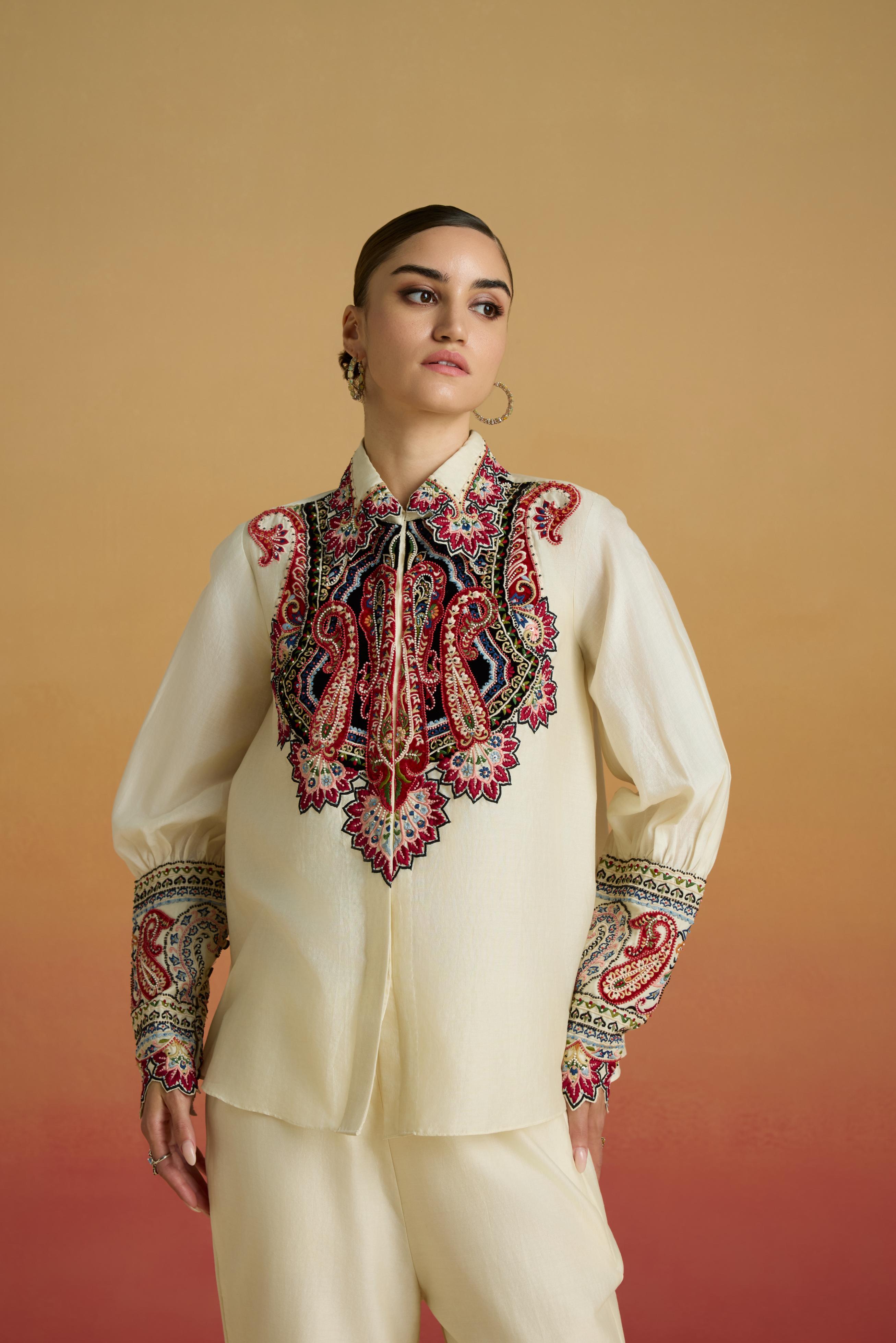 IVORY PAISLEY APPLIQUE SHIRT