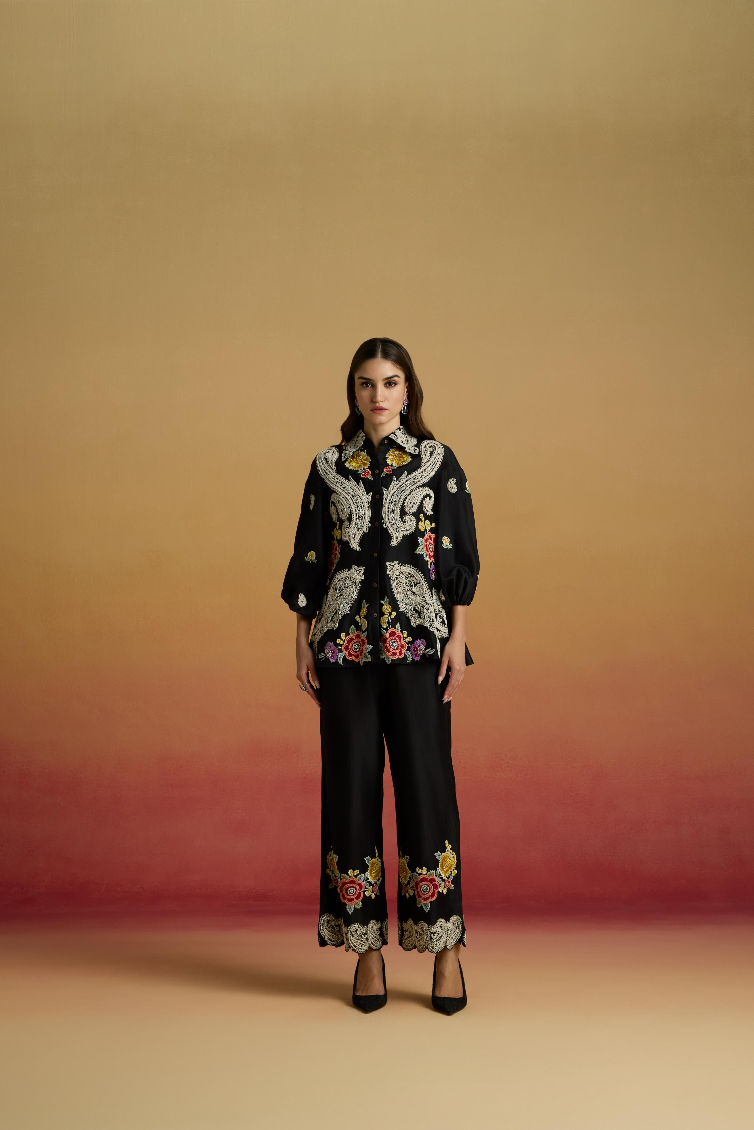 BLACK CONTRAST PAISLEY PANTS