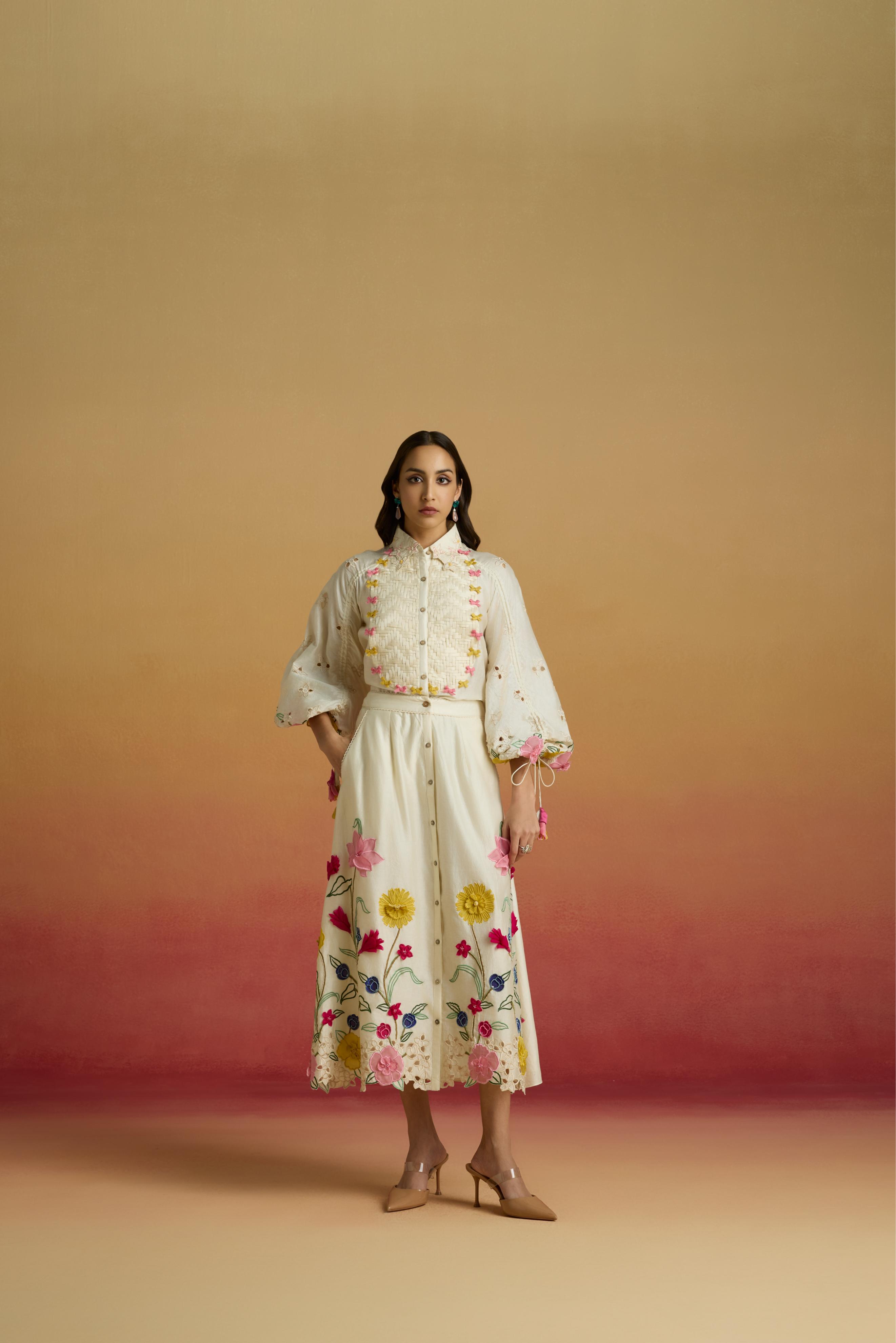 IVORY 3D FLORAL APPLIQUE SKIRT