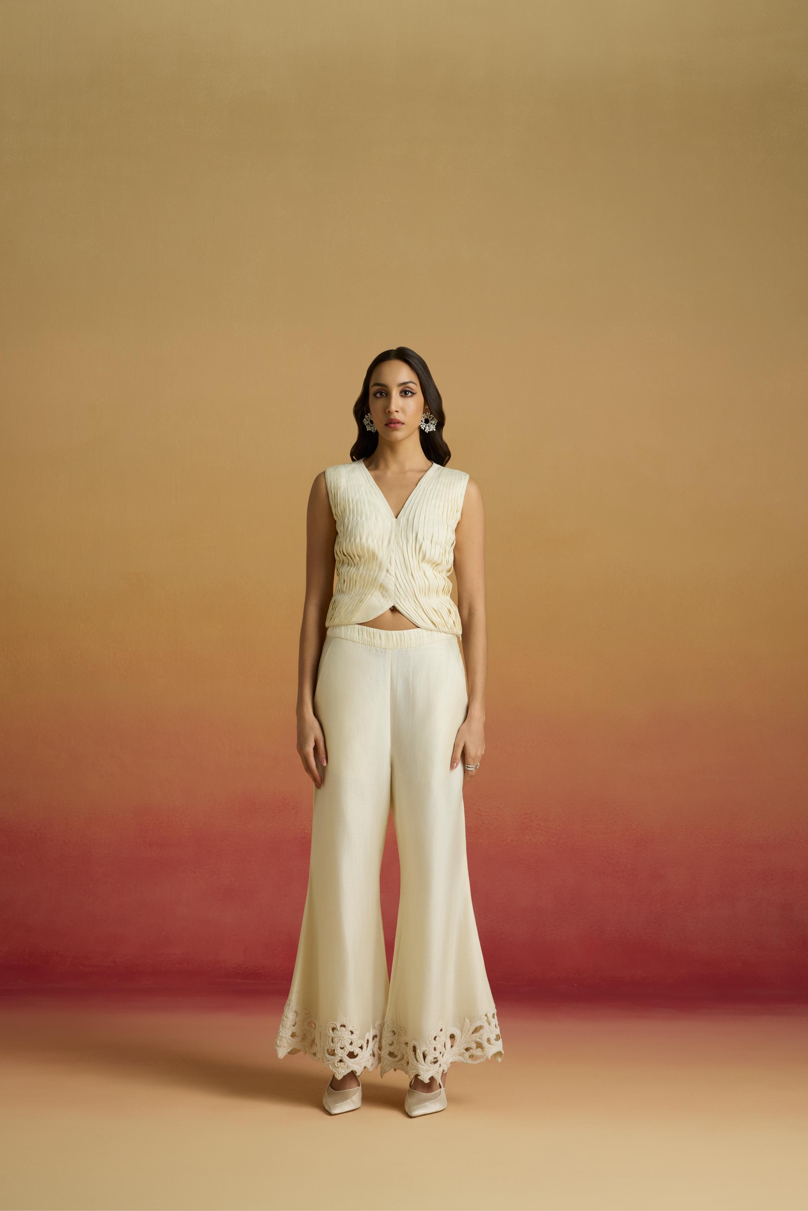 IVORY PLEATED CROP TOP