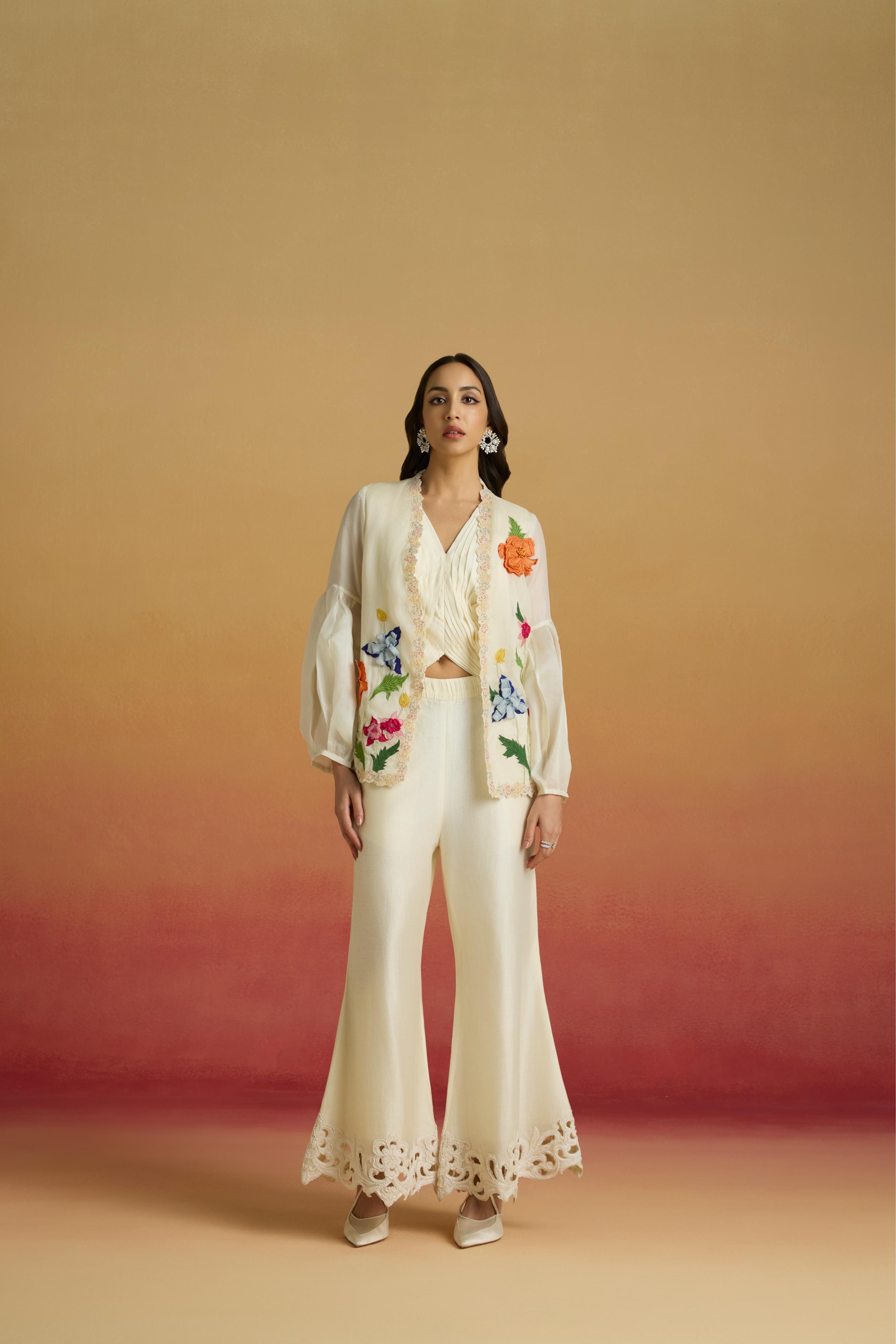 IVORY 3D FLORAL APPLIQUE FLARED JACKET