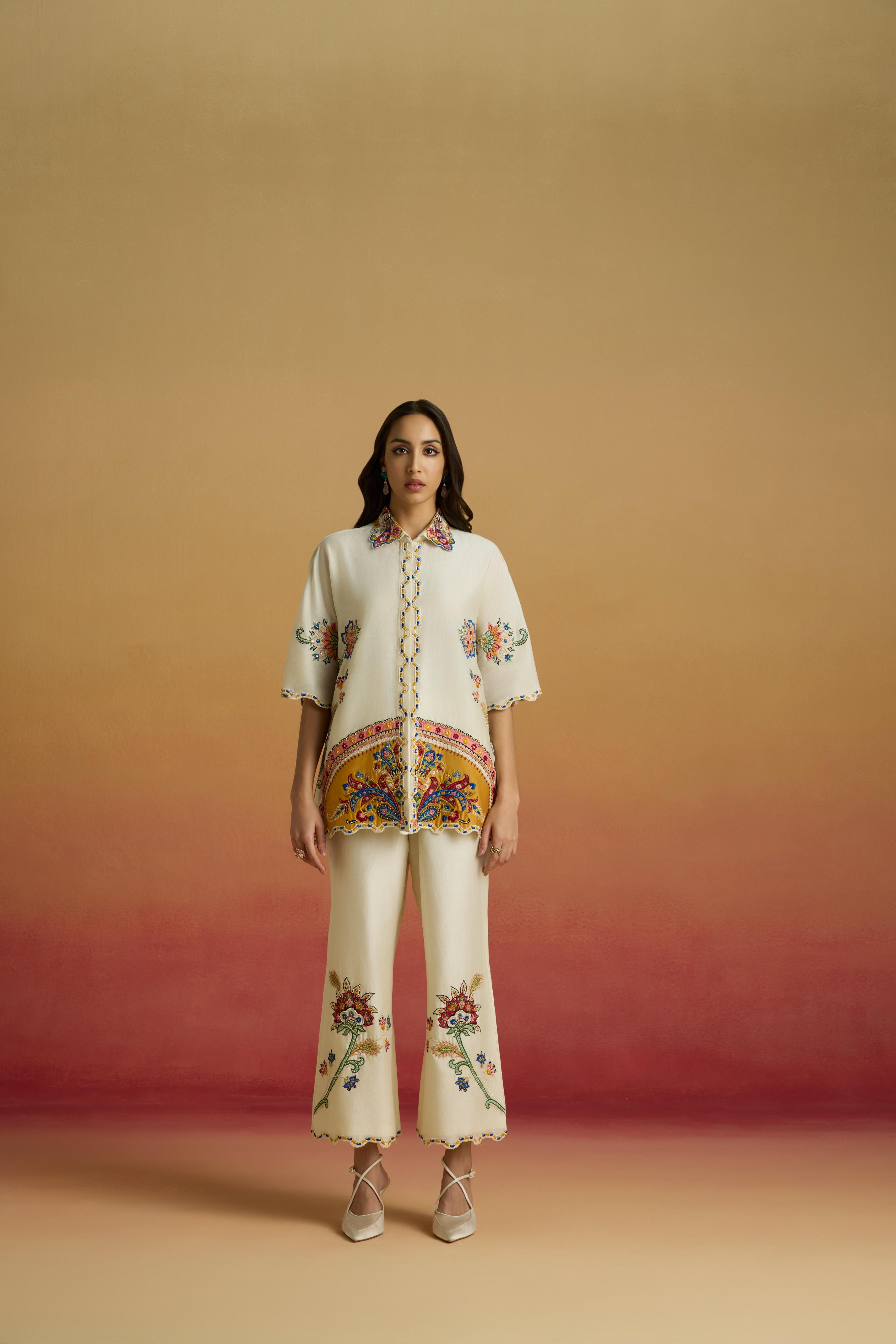 IVORY APPLIQUE STRAIGHT PANTS