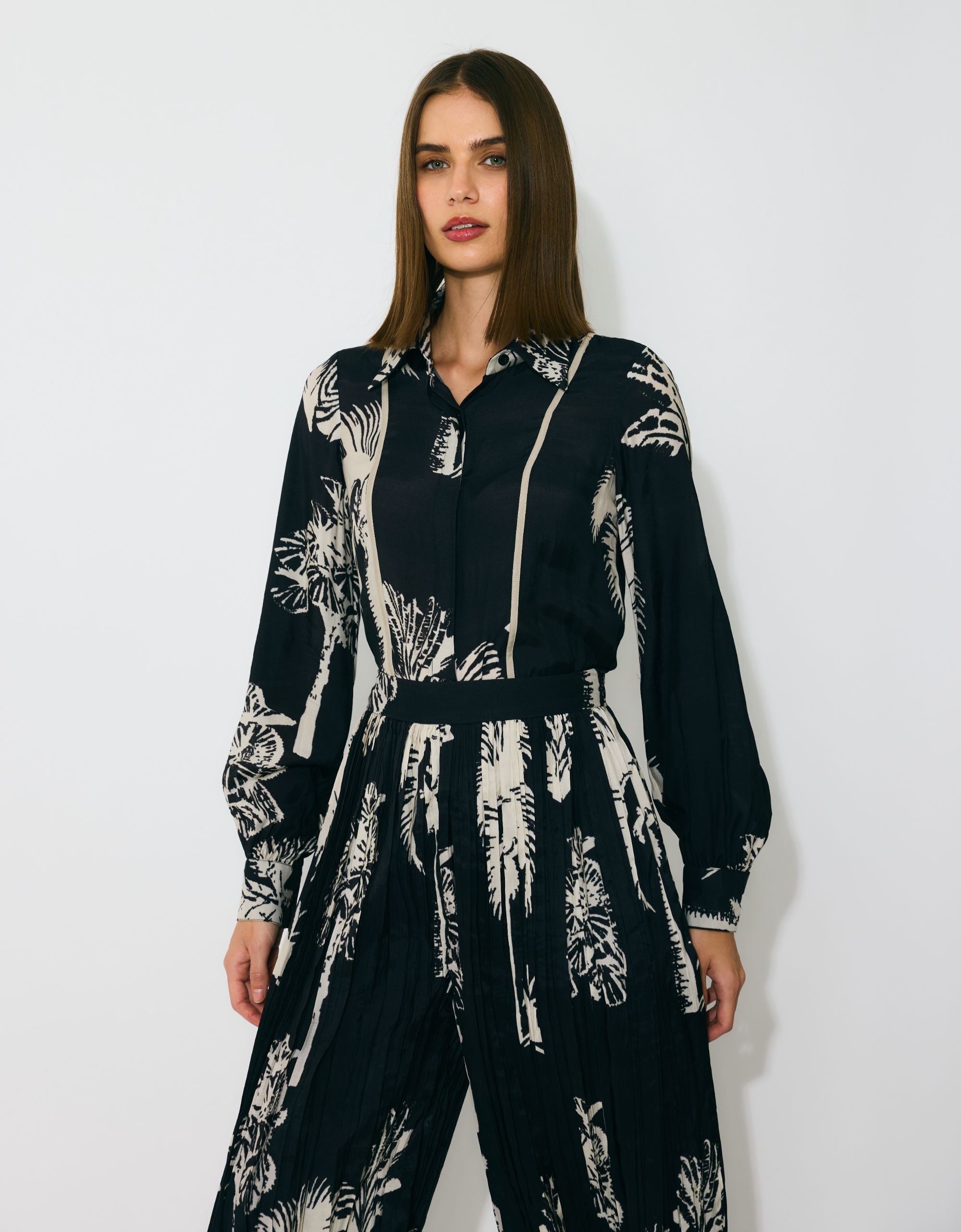 BLACK AND BEIGE FLORAL SHIRT