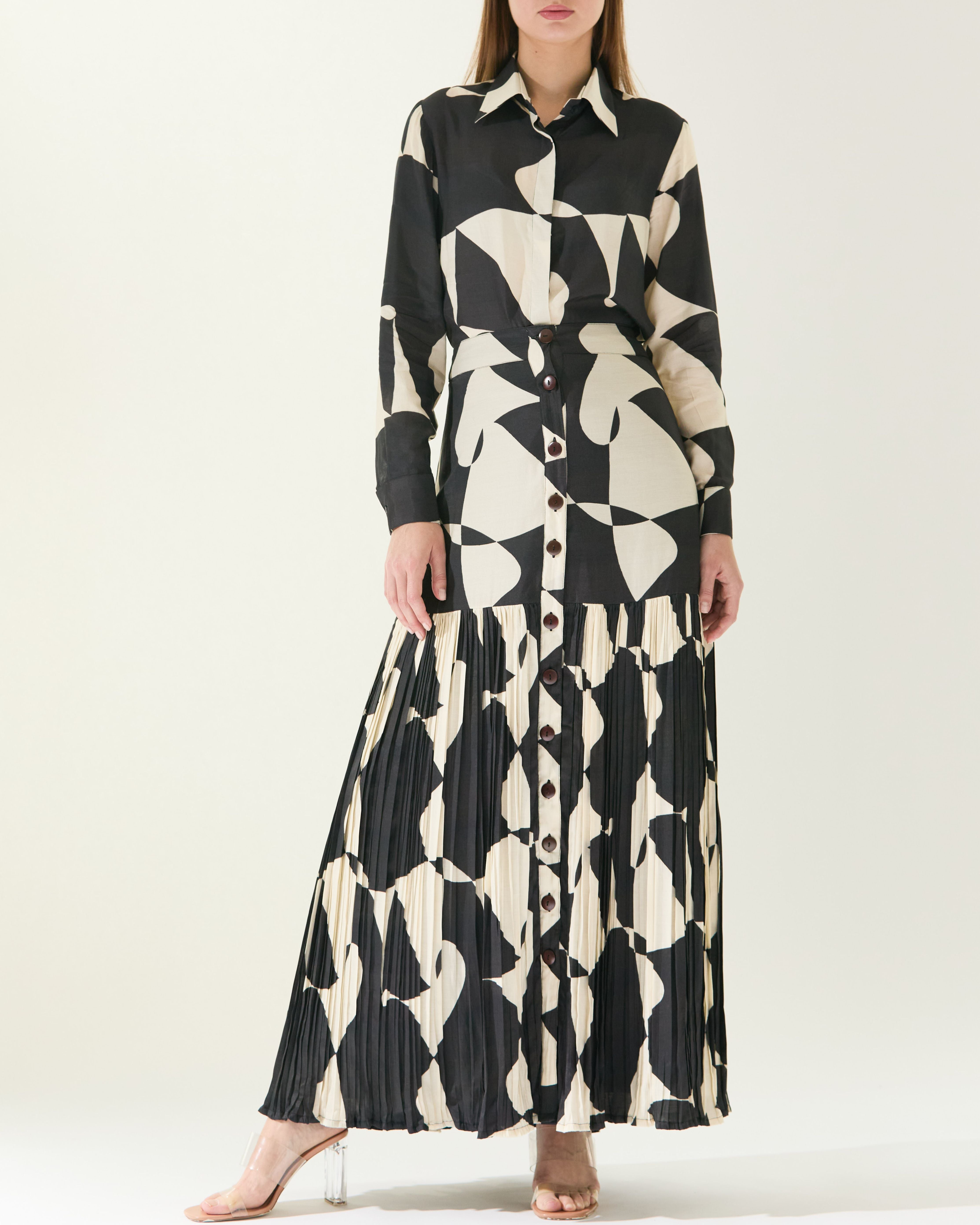 BLACK AND WHITE ABSTRACT SKIRT