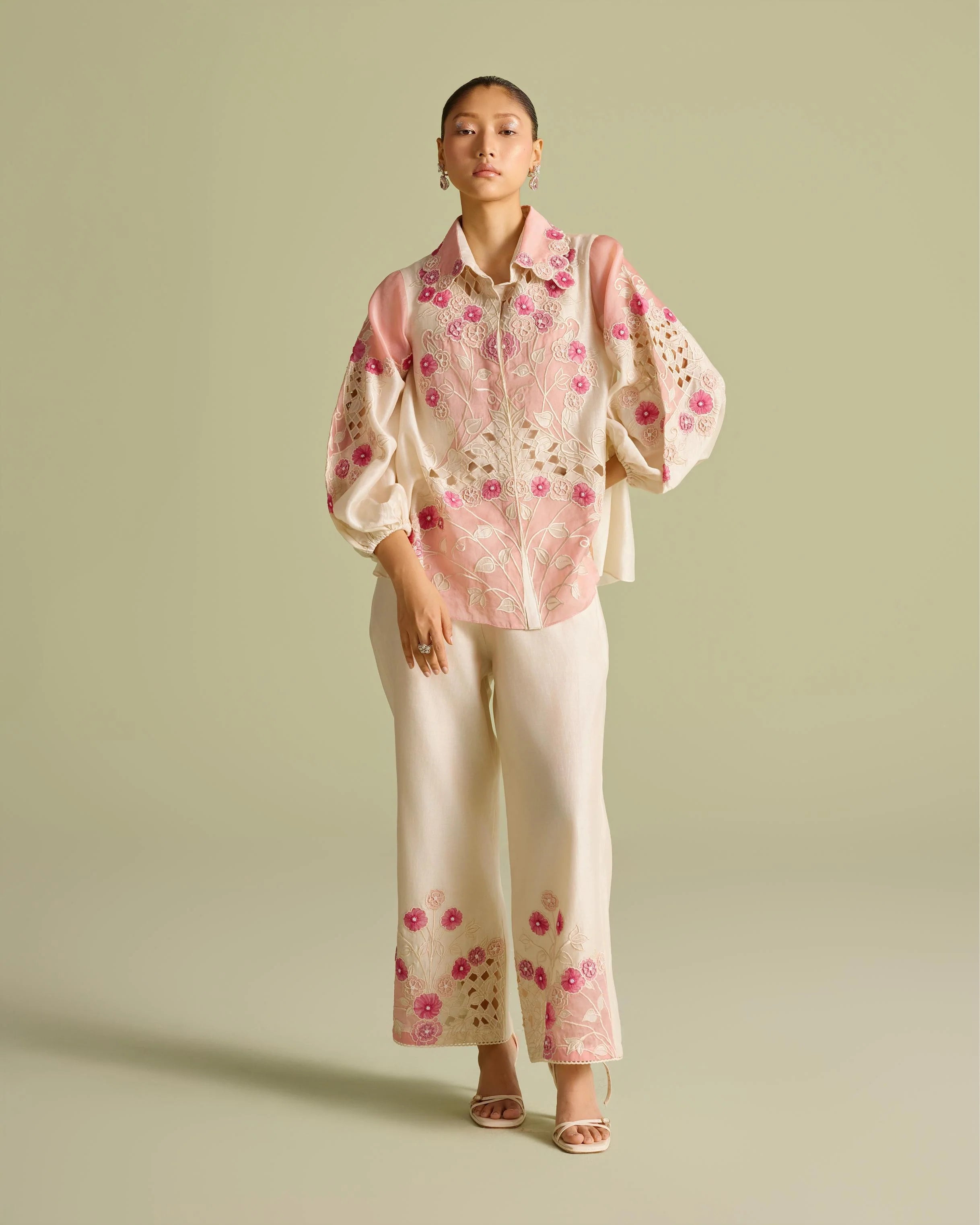 IVORY & PINK PANELLED APPLIQUE SHIRT