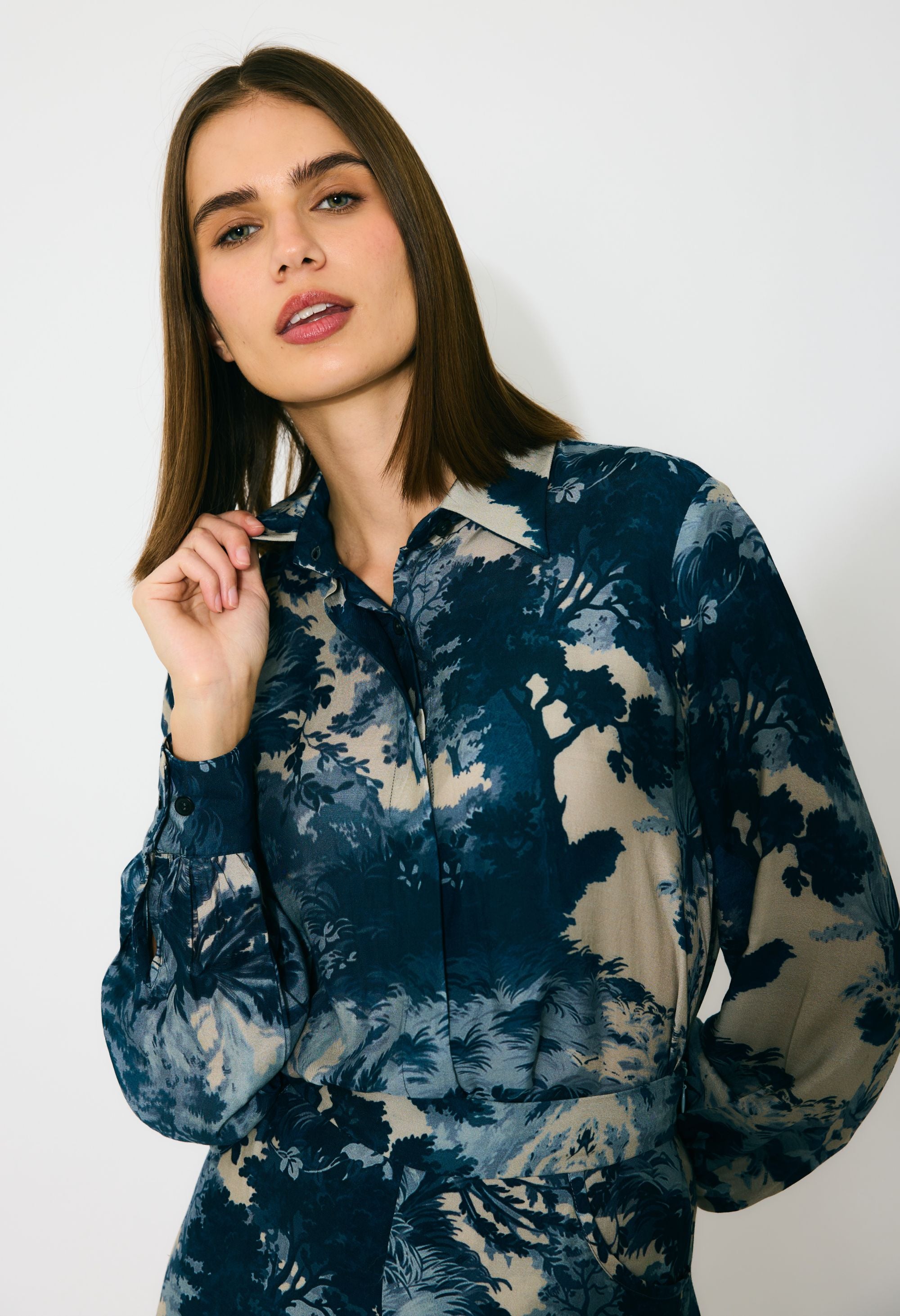 BLUE, INDIGO AND BEIGE TOILE PRINT SHIRT