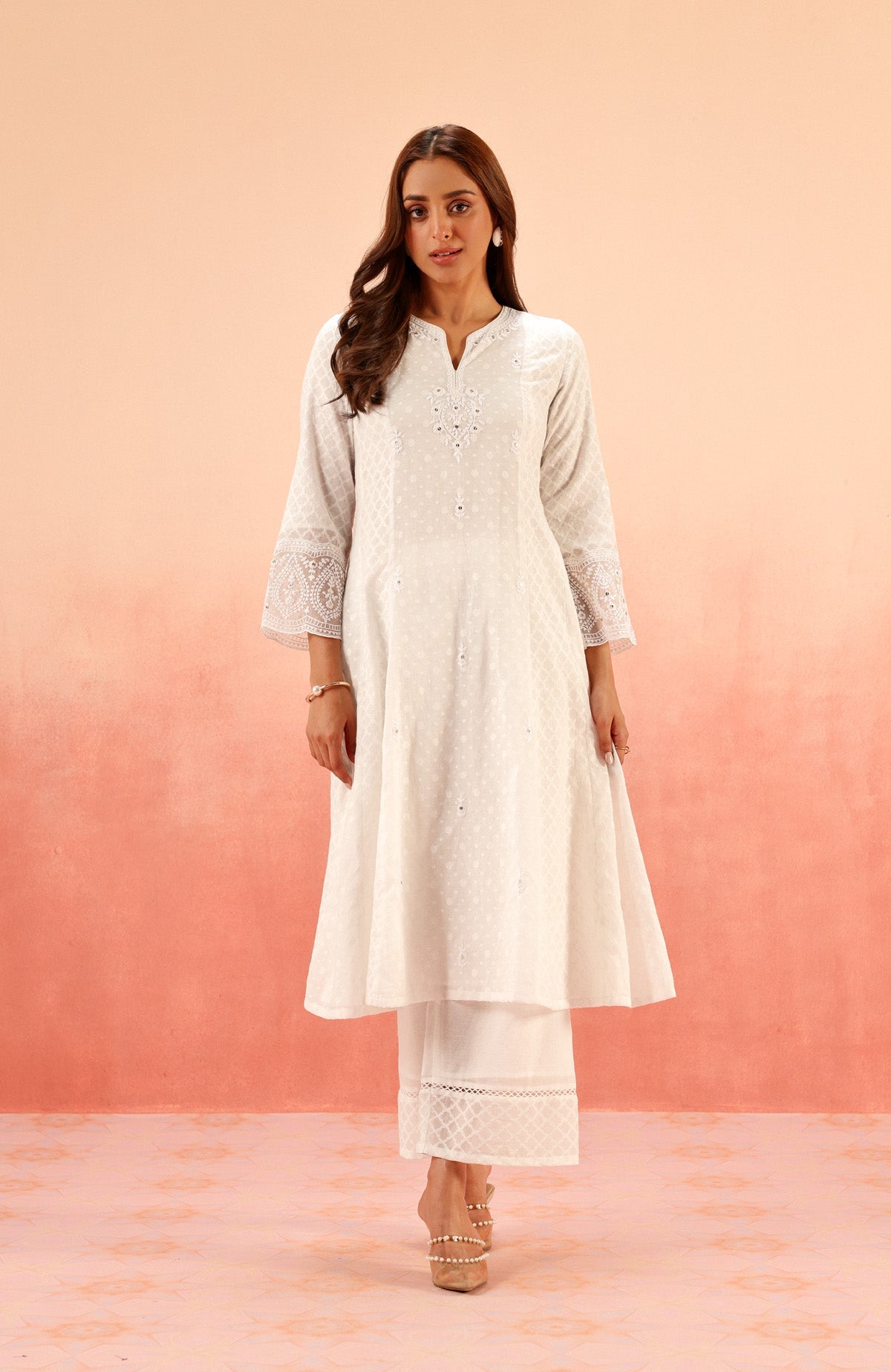 GULNAAR WHITE JACQUARD EMBROIDERED HANDCRAFTED KURTA SET