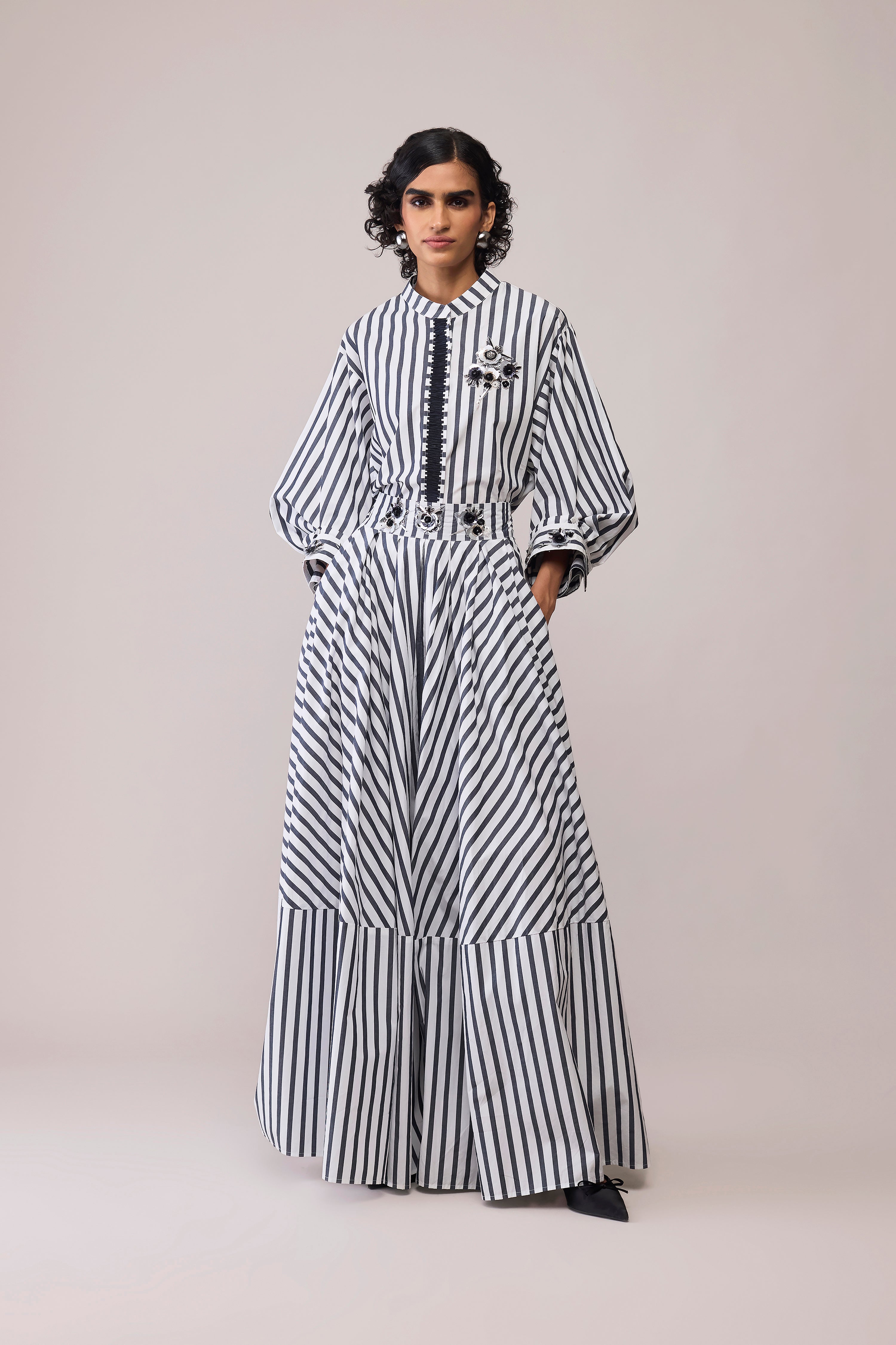 FLEUR SKIRT - BLACK & WHITE