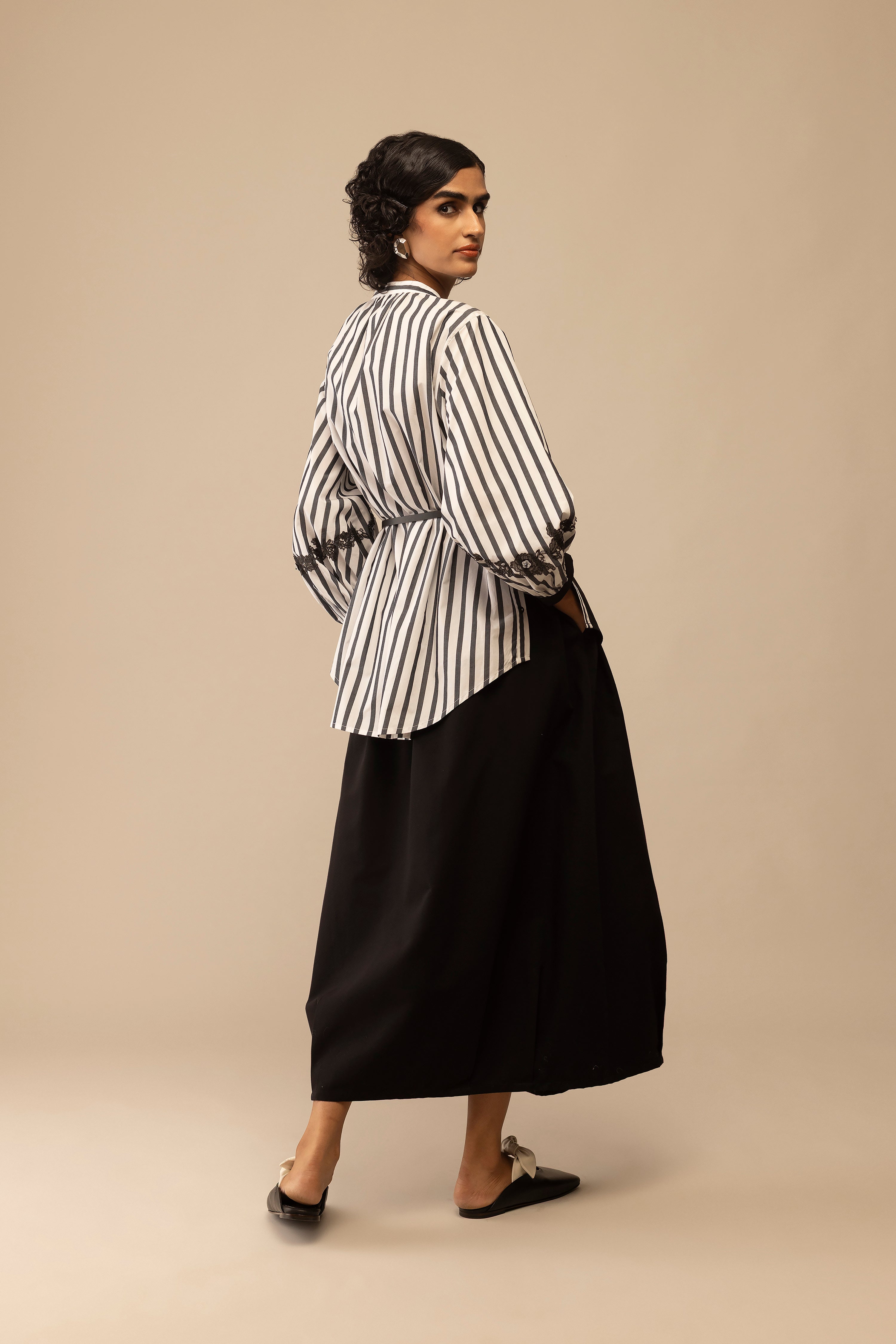 ASHA - BLACK & WHITE