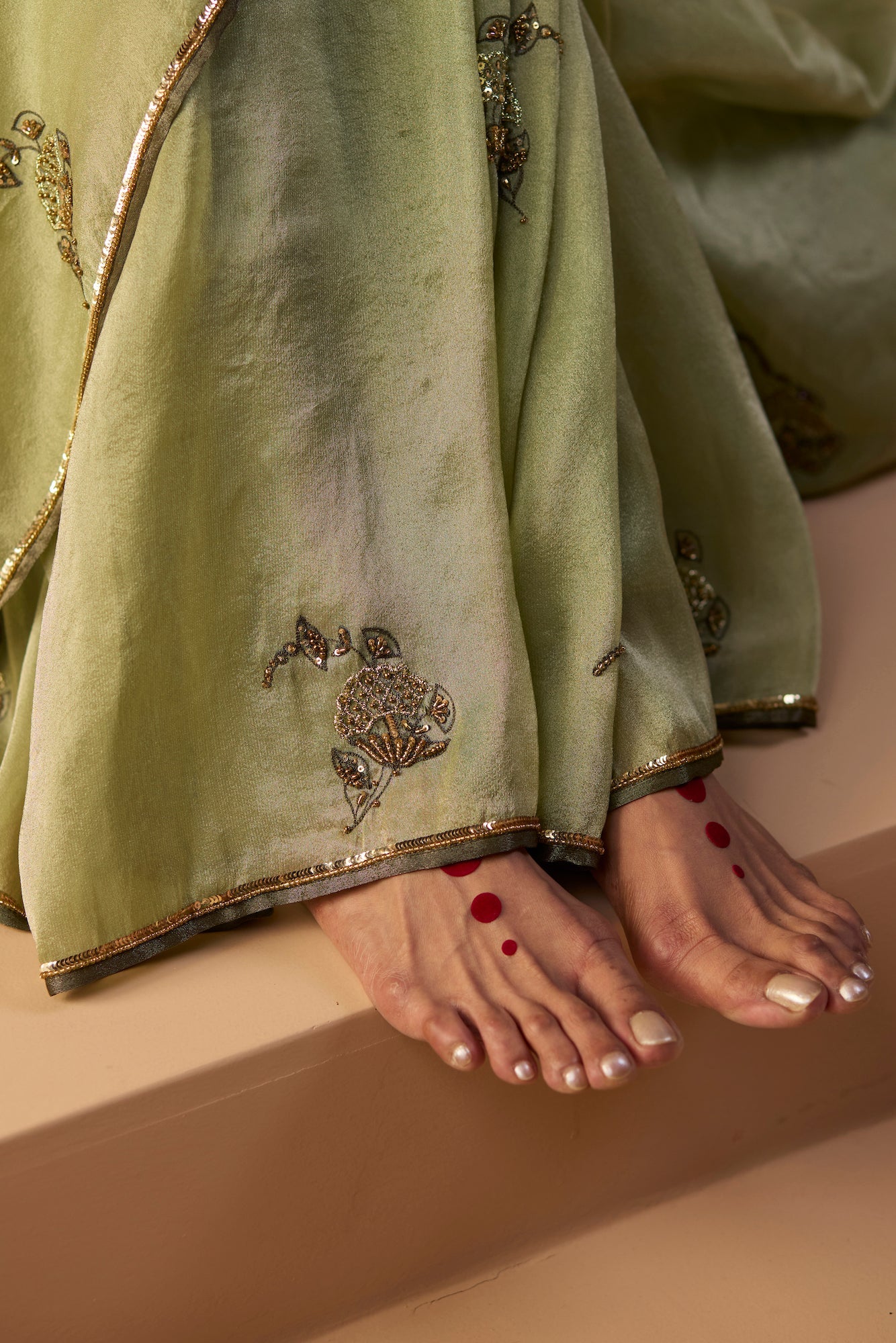 Luxurious Green Tissue Silk Saree with Unstitched Blouse, Festive Elegance