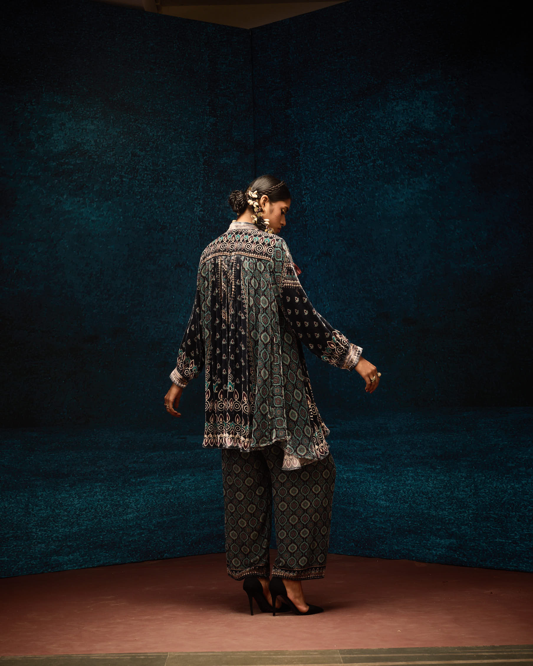 AJRAKH : NILOFER